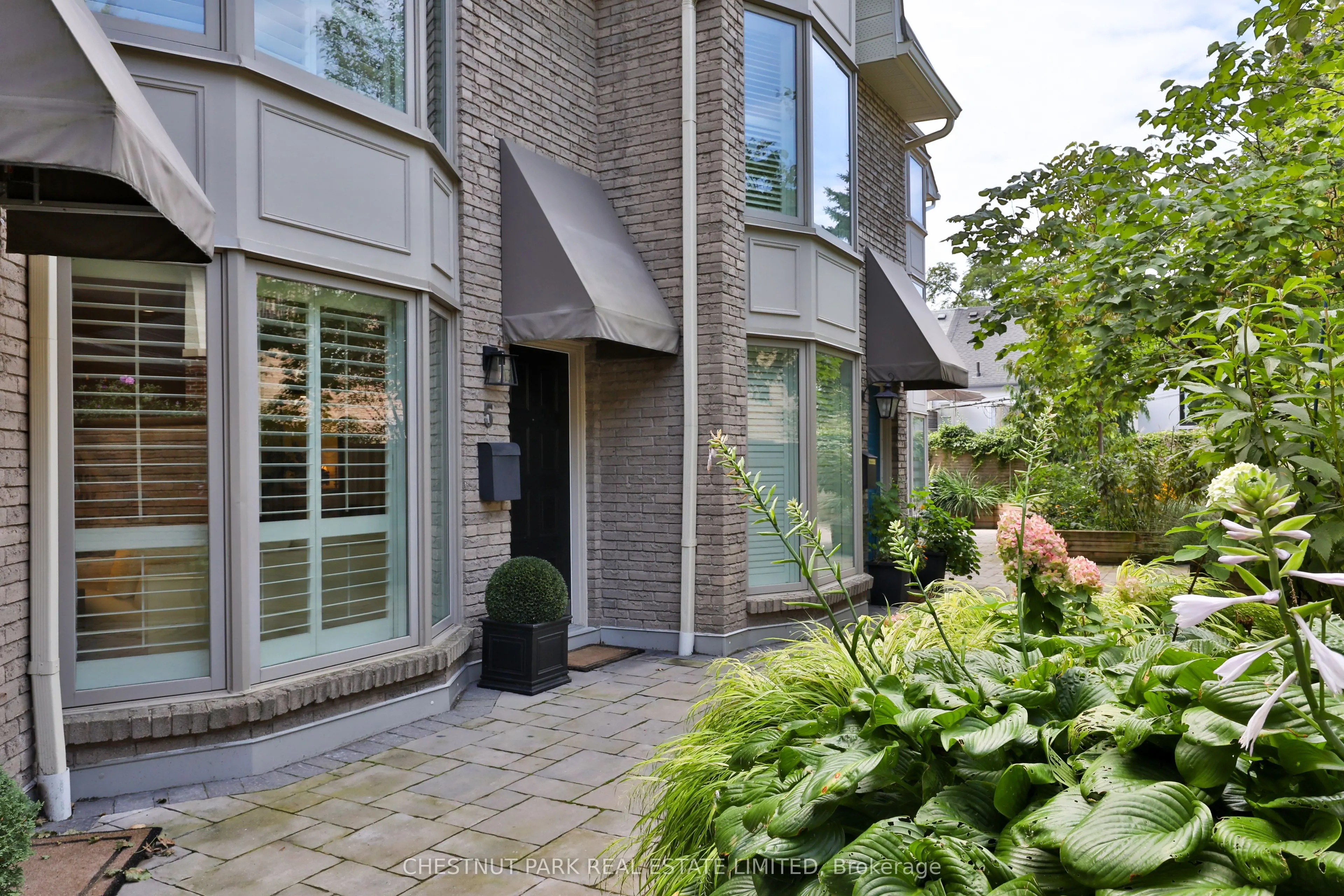 95 Summerhill Avenue #TH 5