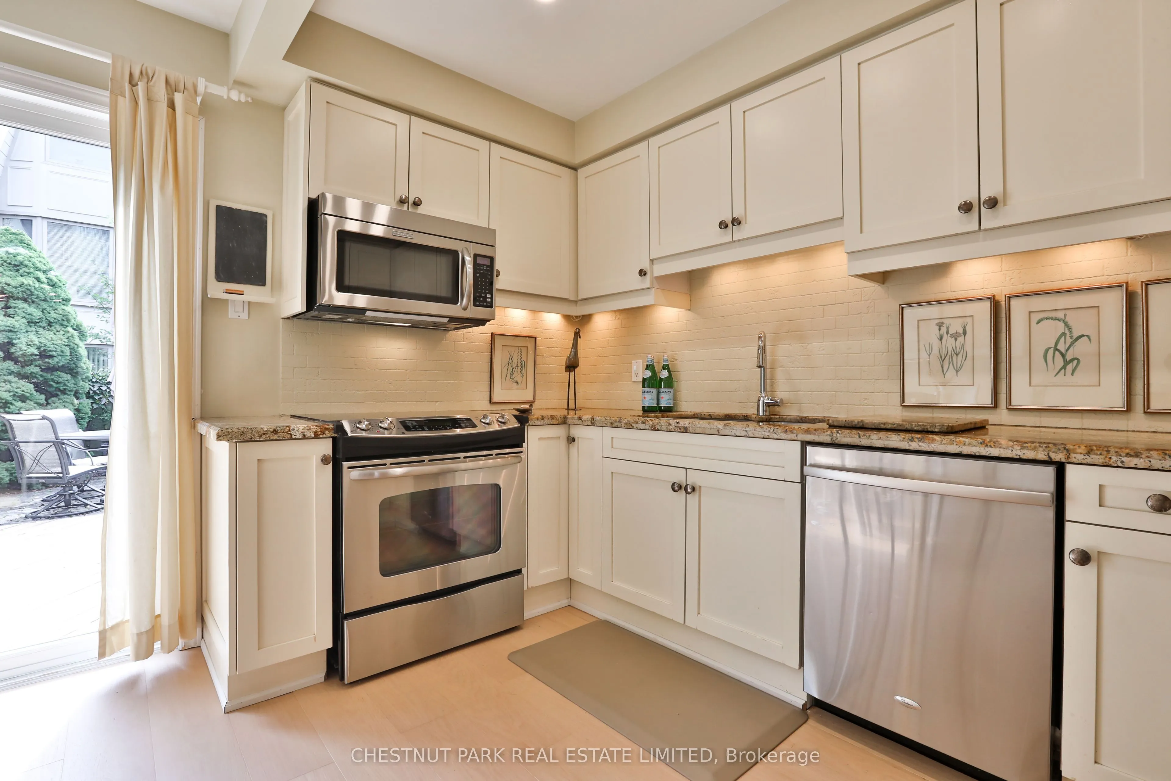 95 Summerhill Avenue #TH 5