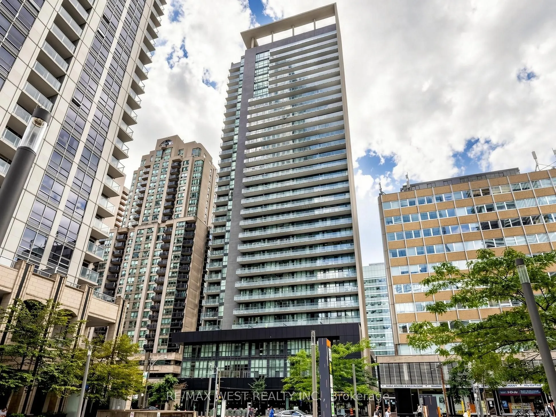 770 Bay Street #513