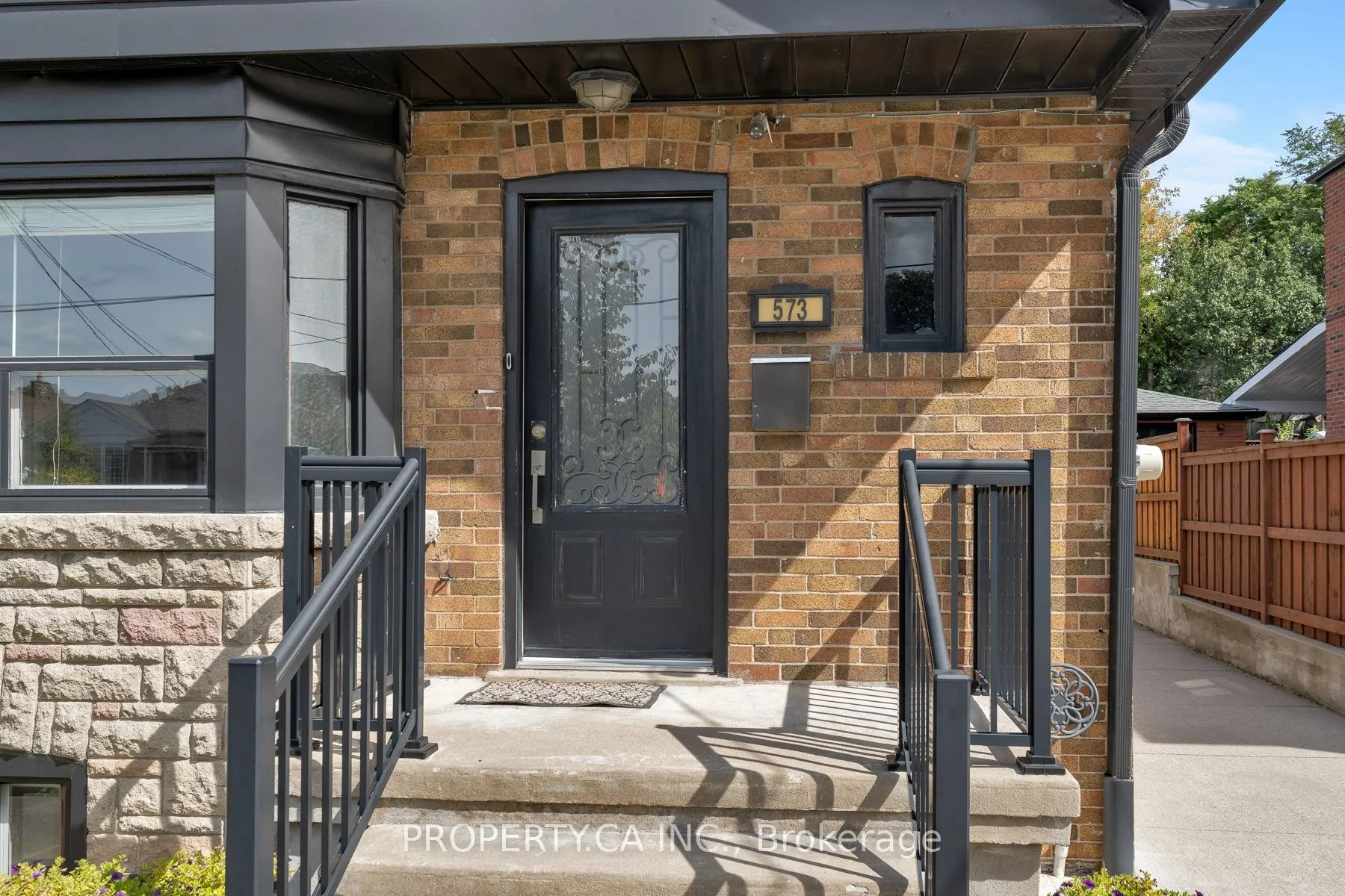 573 Northcliffe Boulevard