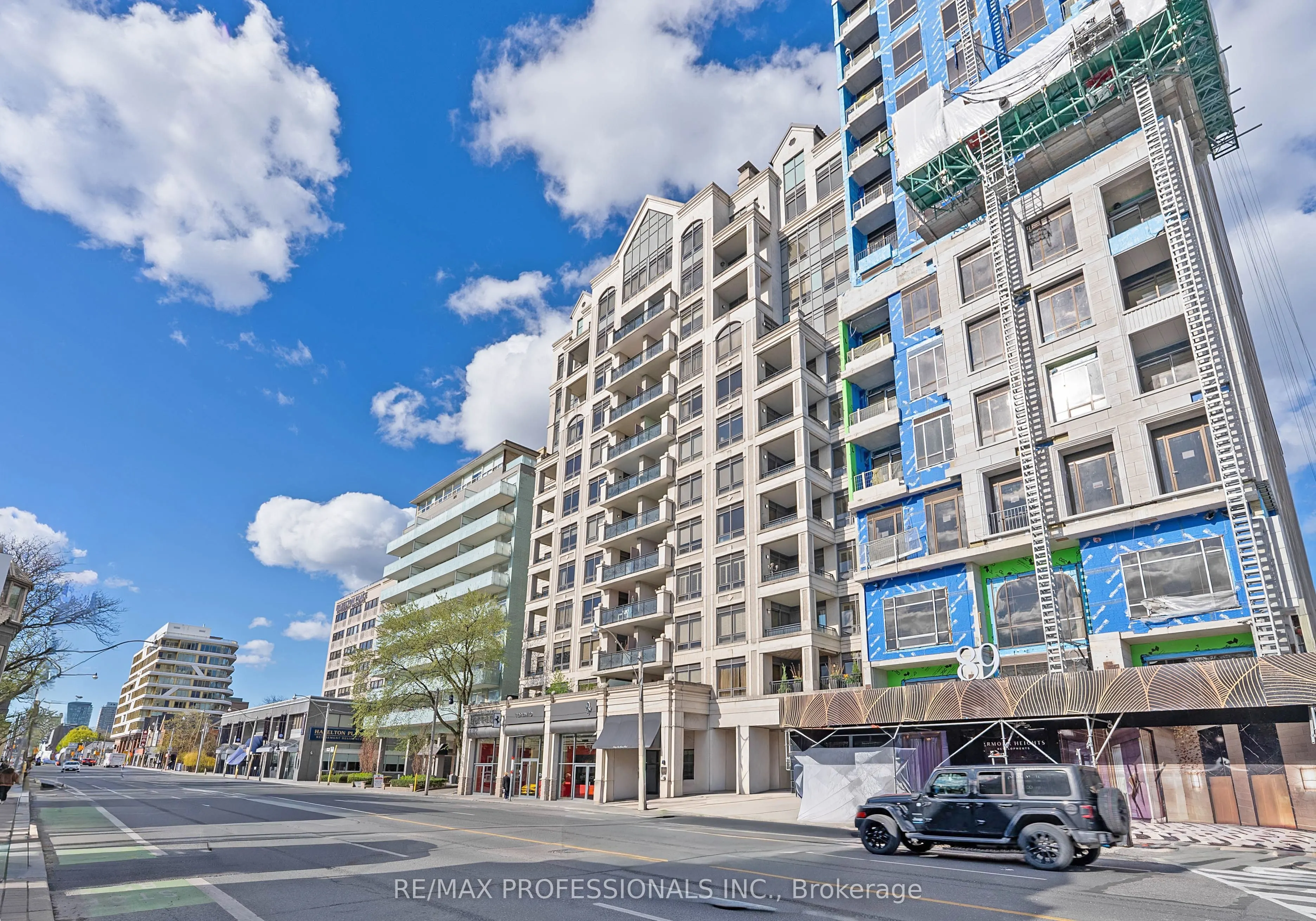 99 Avenue Road #SUBPH3
