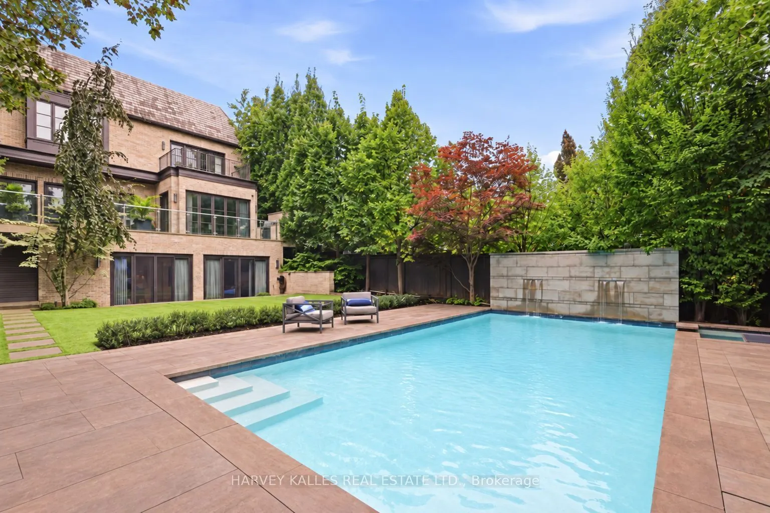 221 Dunvegan Road