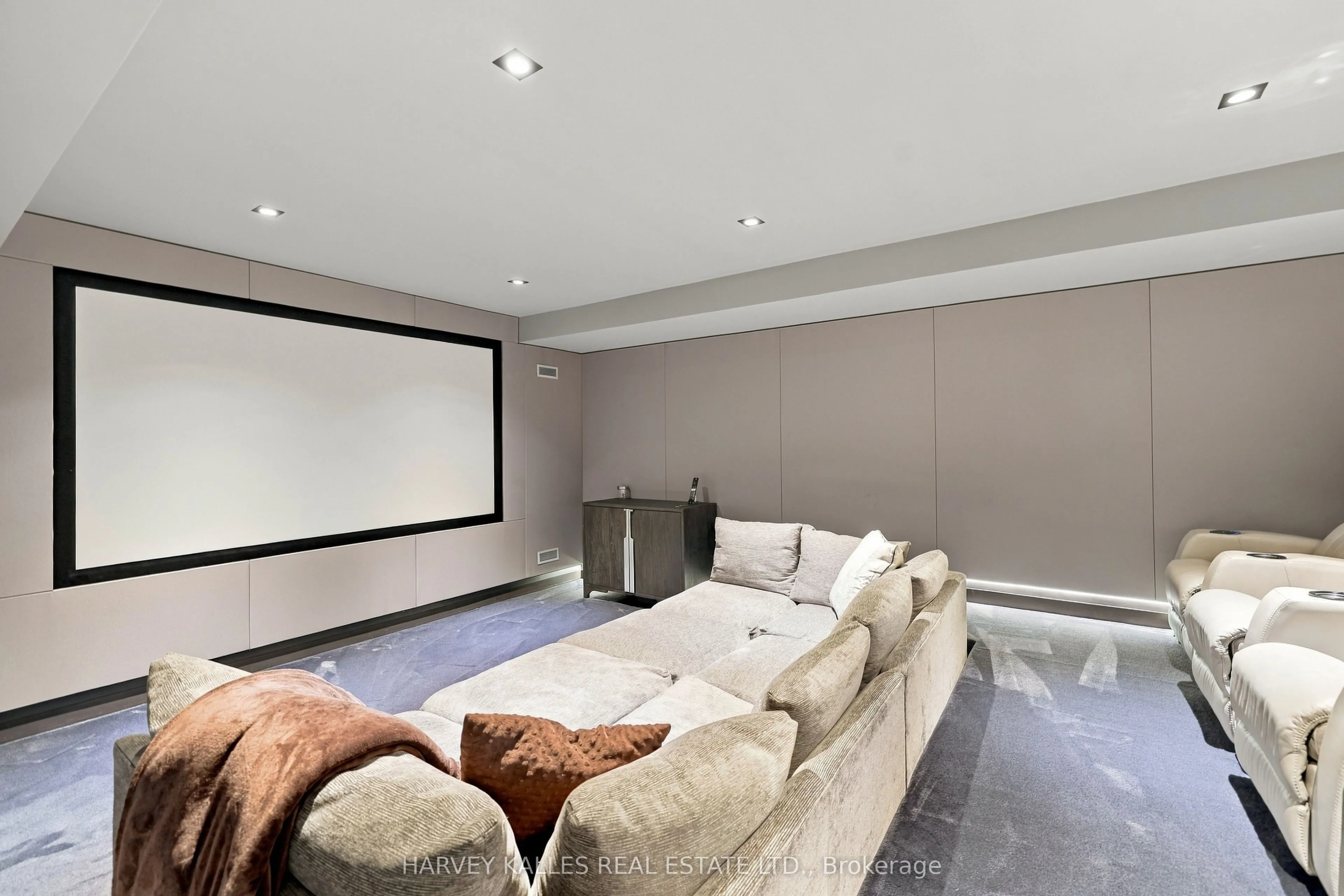 221 Dunvegan Road