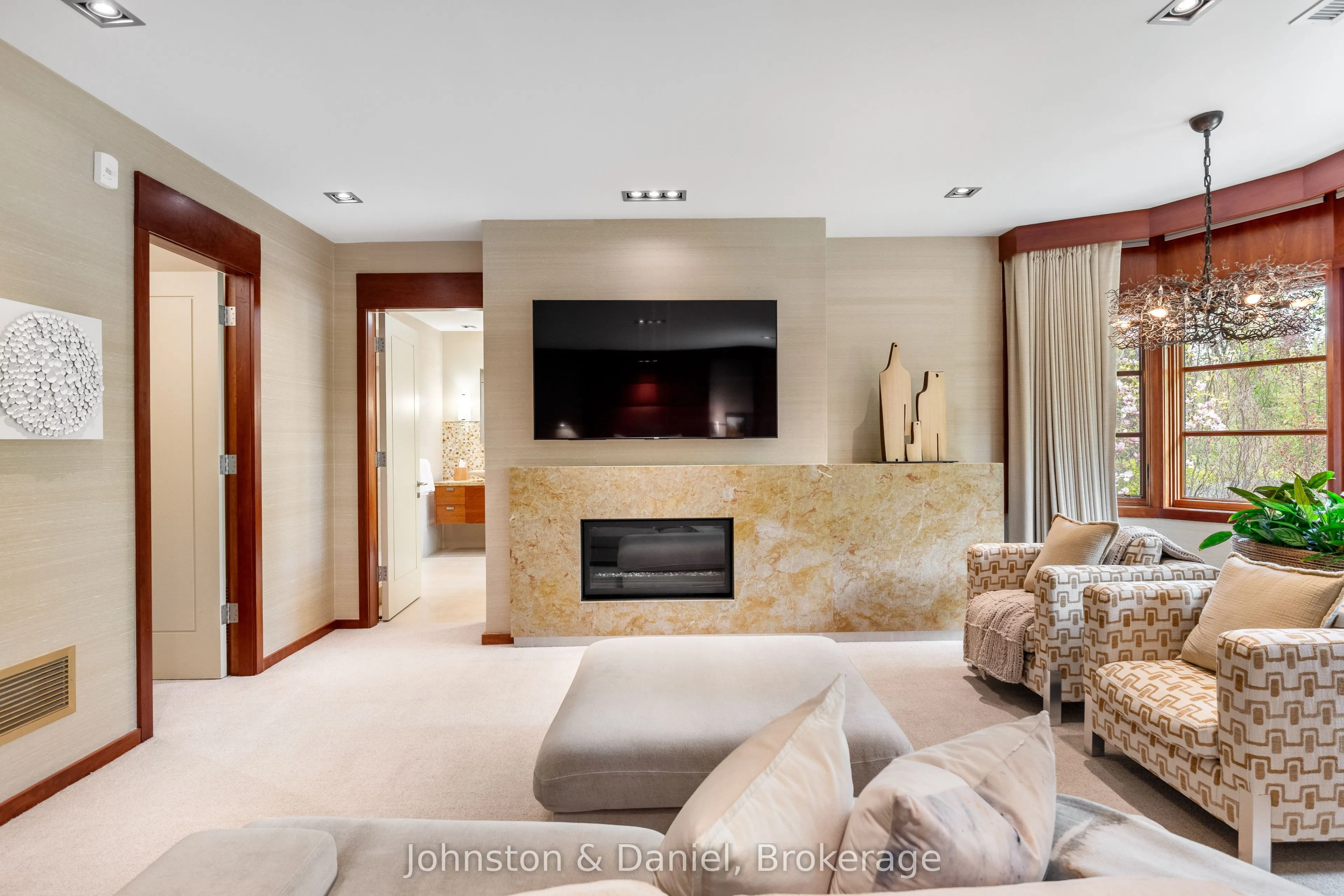 24 Glenview Avenue