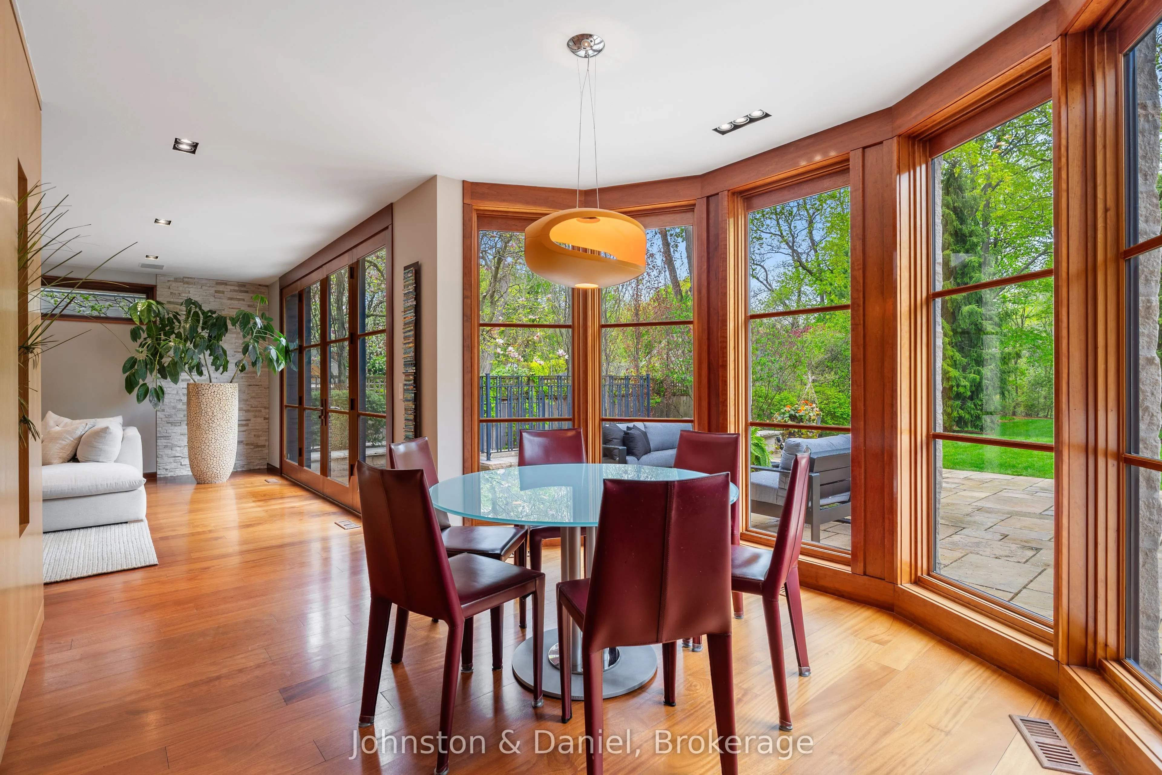 24 Glenview Avenue