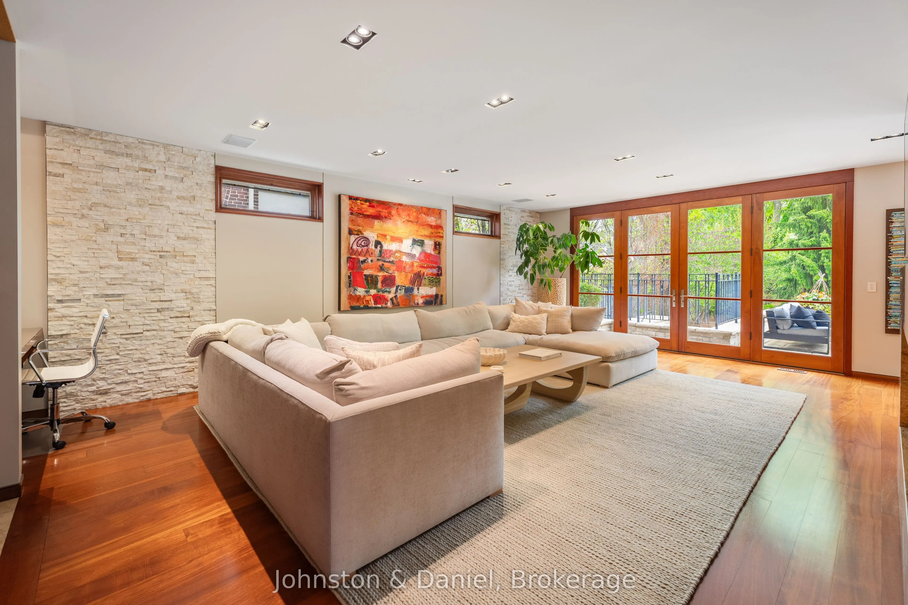 24 Glenview Avenue