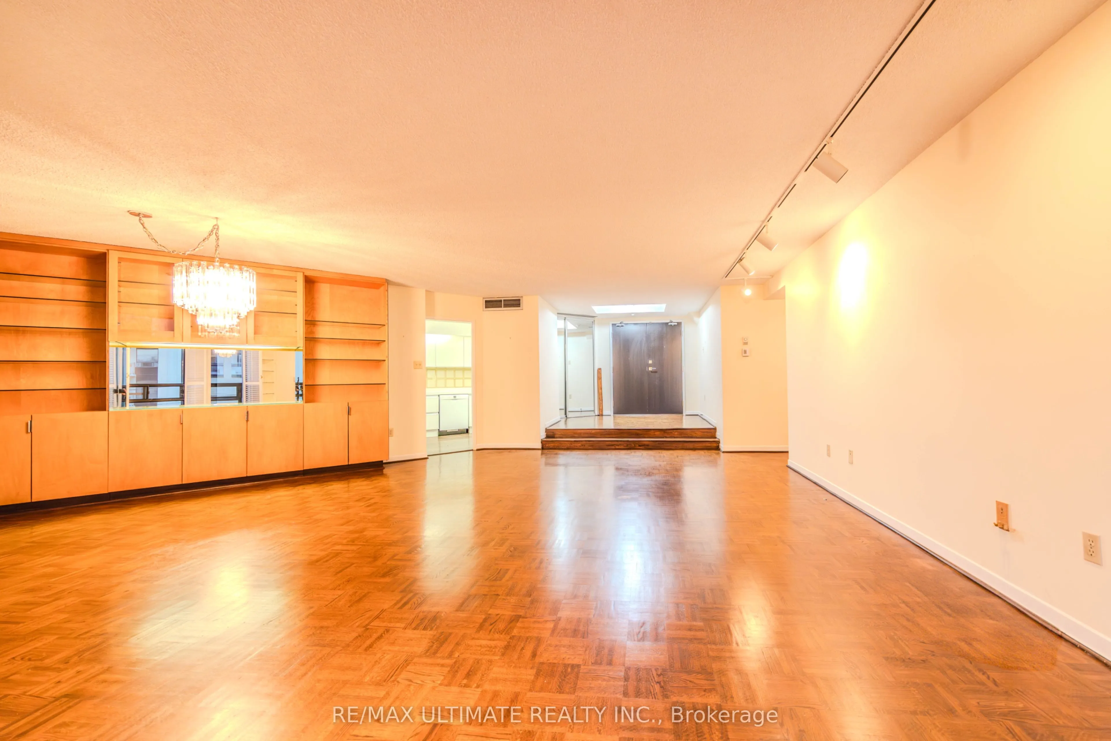 240 Heath Street W #201