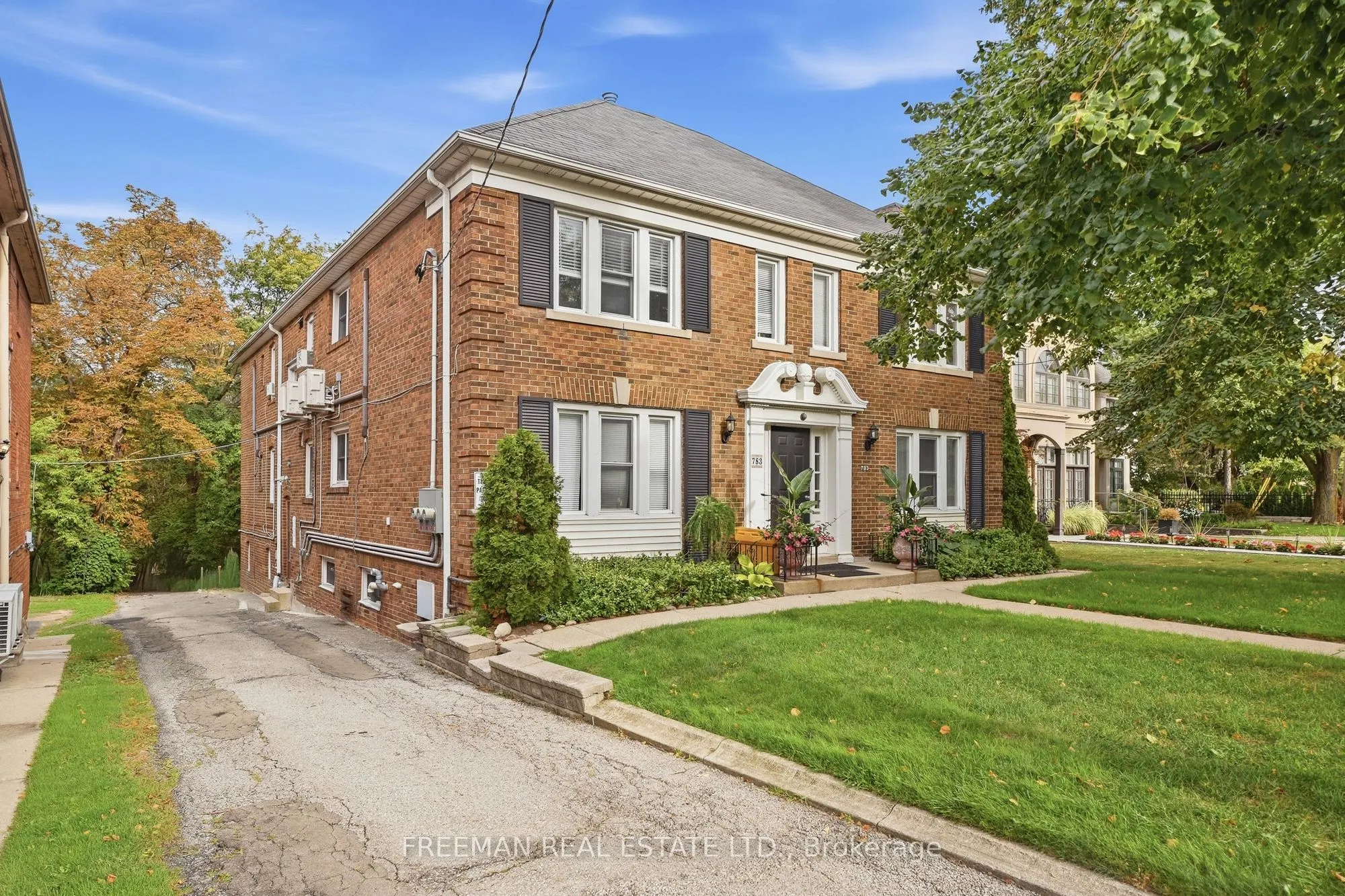 783 Spadina Road