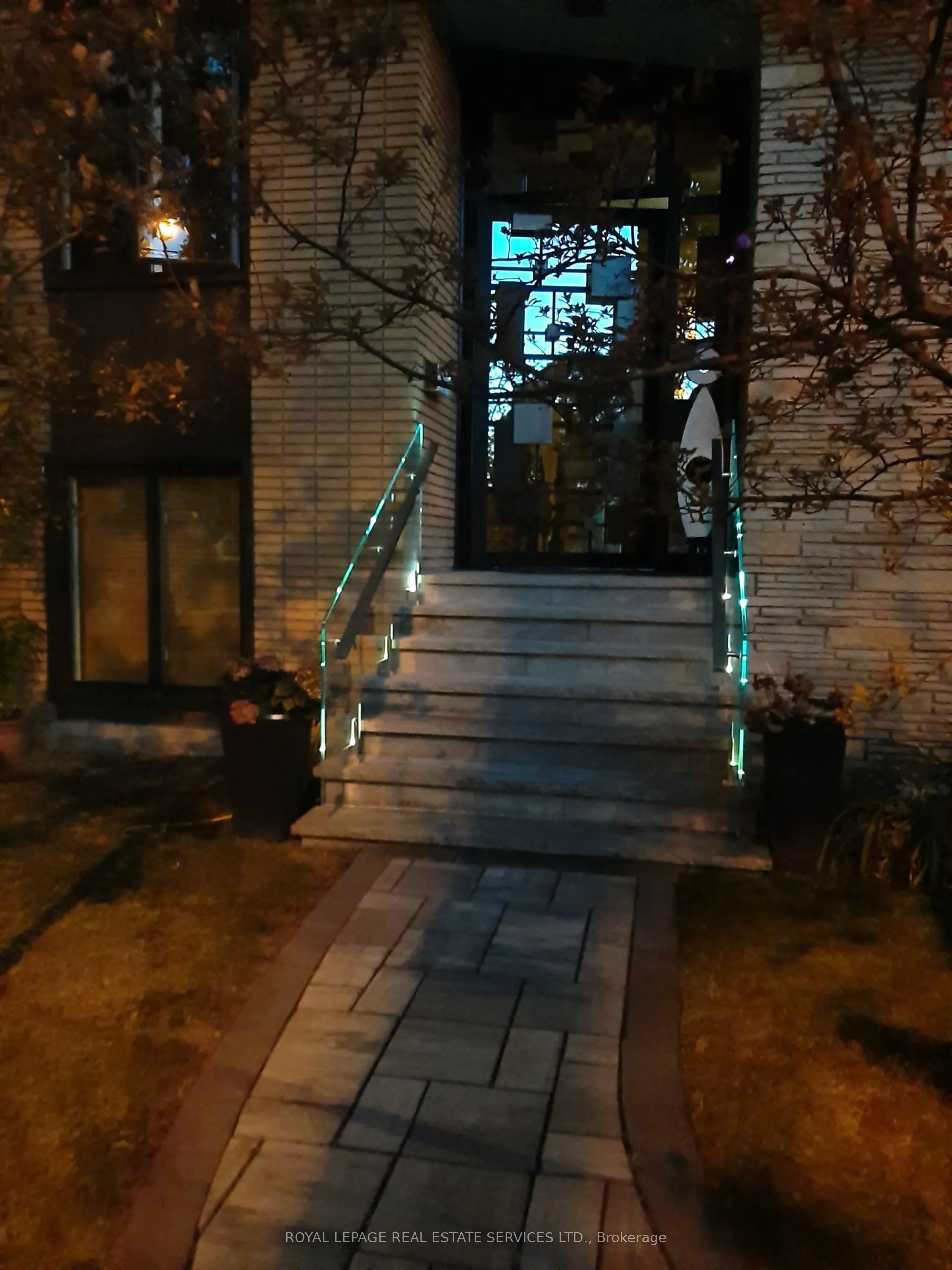 33 Blue Forest Drive