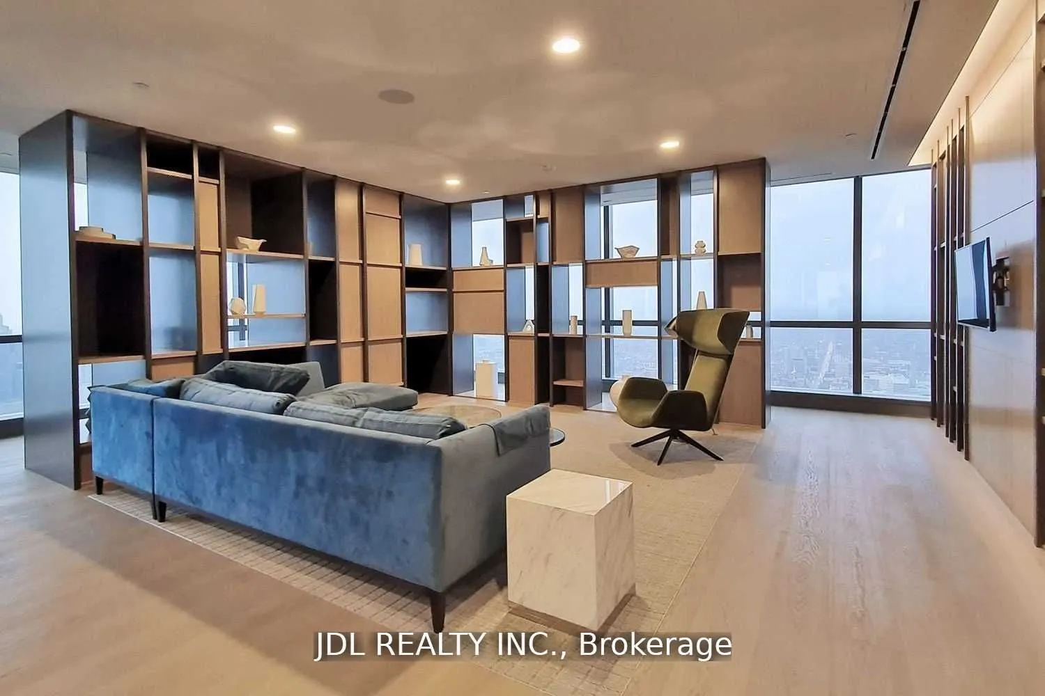 7 Grenville Street #1007