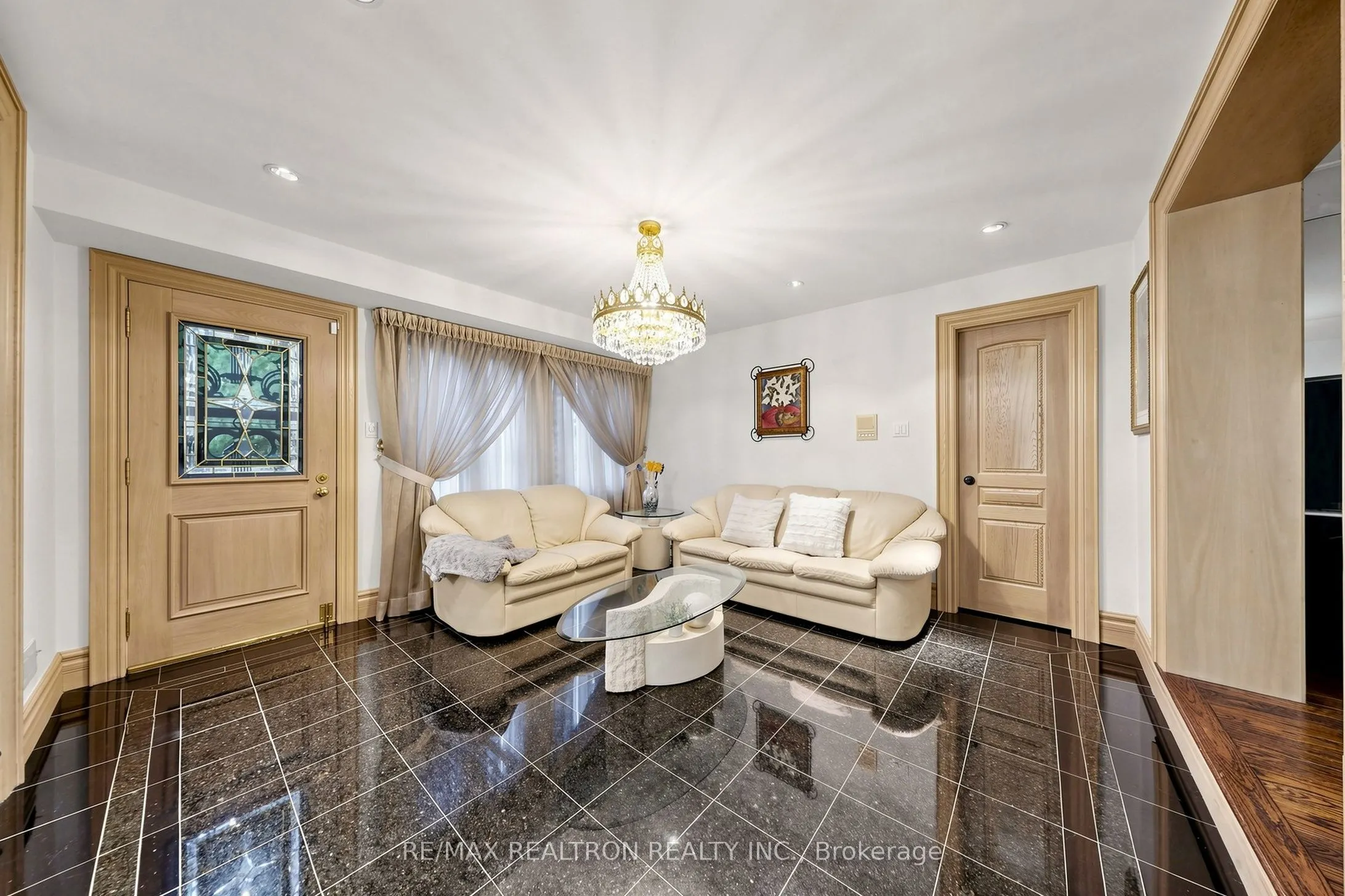 31 Arjay Crescent