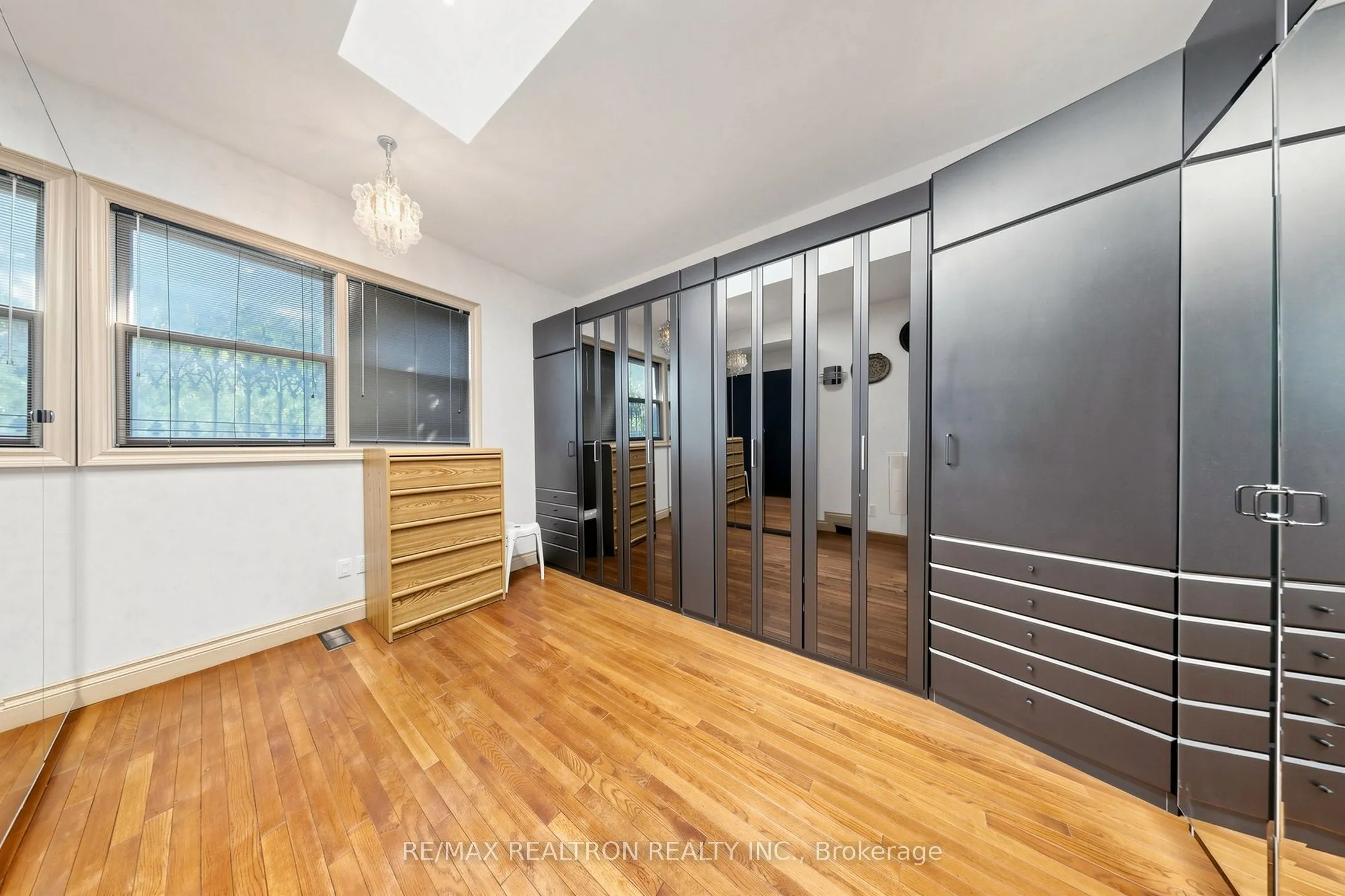 31 Arjay Crescent