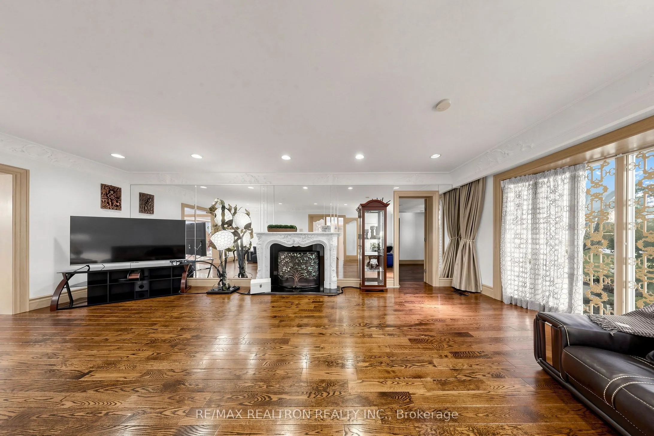 31 Arjay Crescent