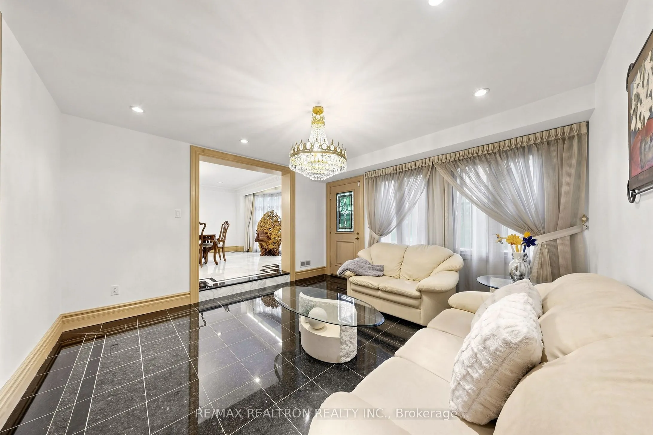 31 Arjay Crescent