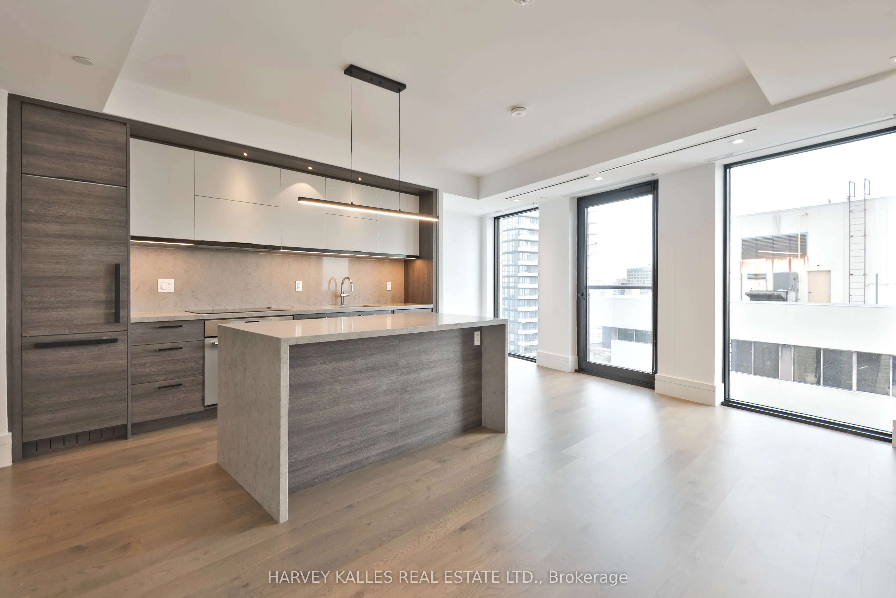 215 Lonsdale Road #1508