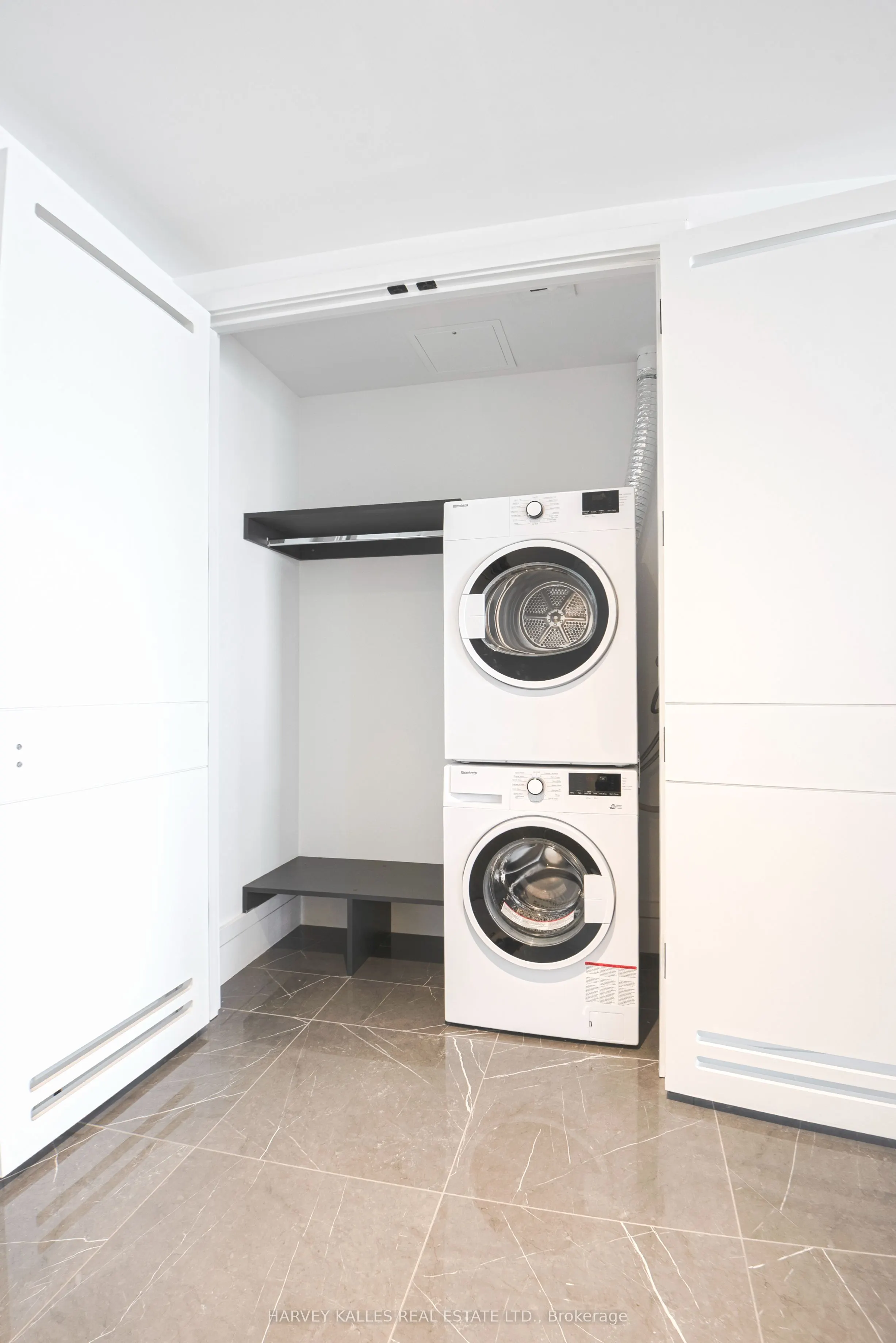 215 Lonsdale Road #1508