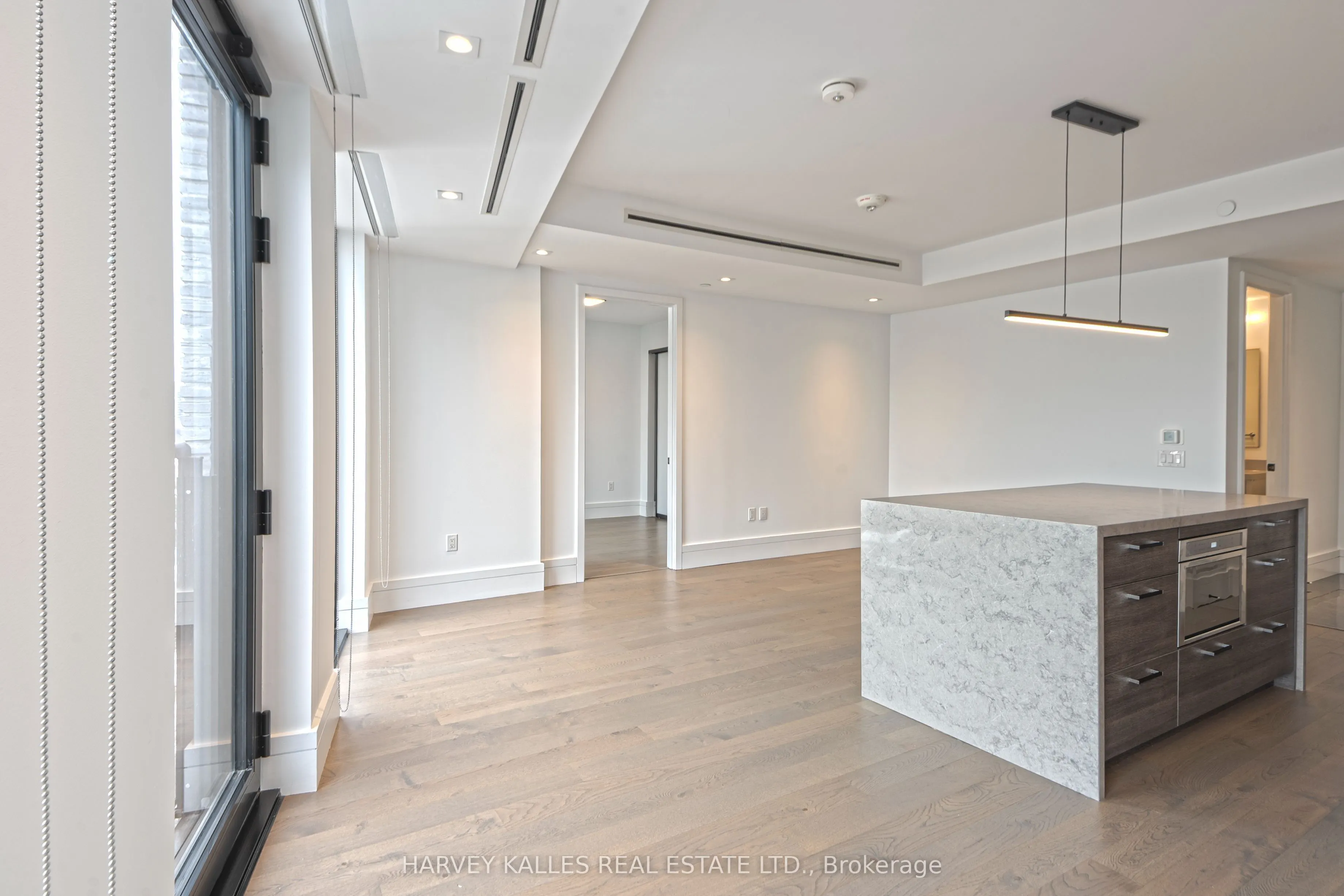 215 Lonsdale Road #1508
