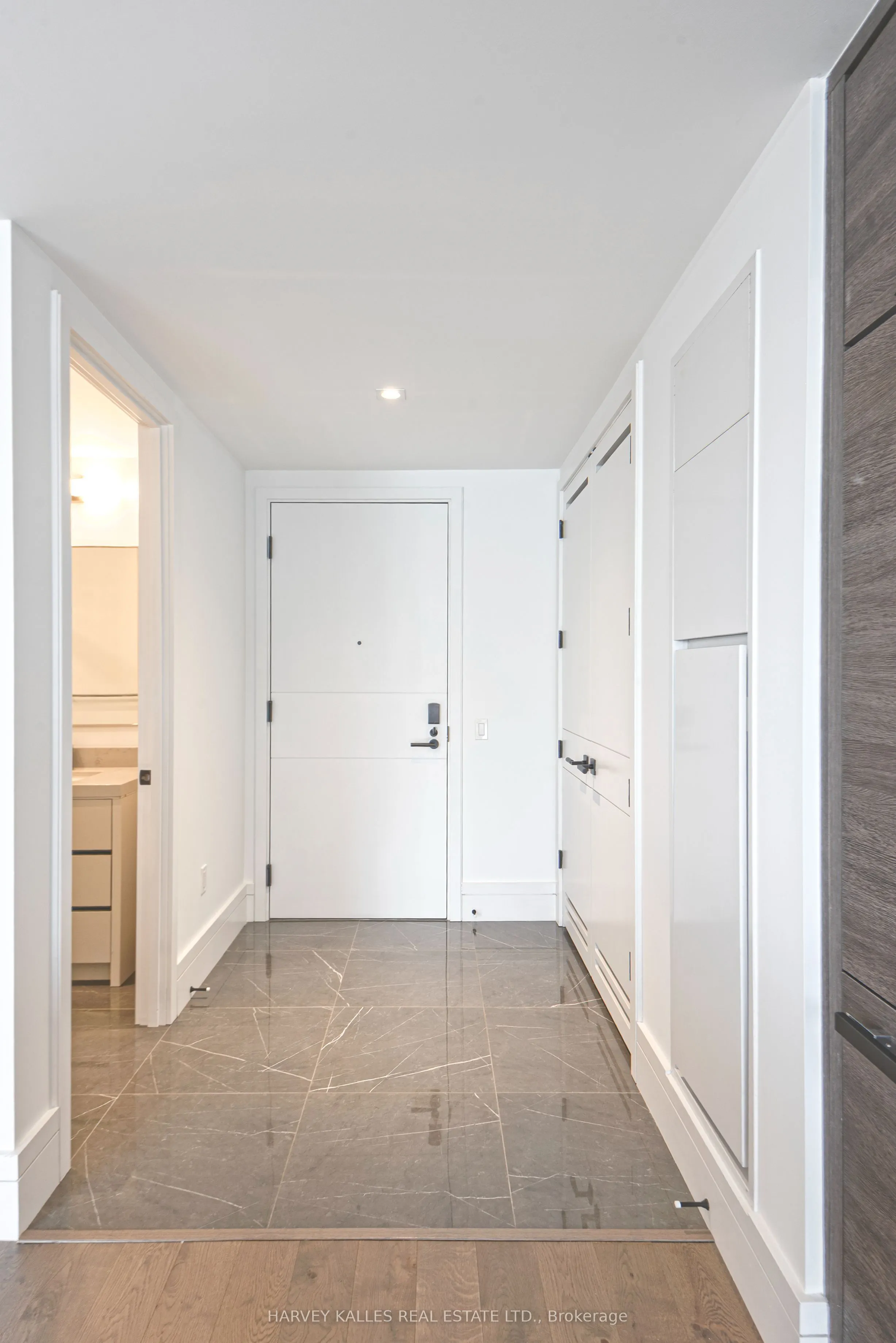 215 Lonsdale Road #1508