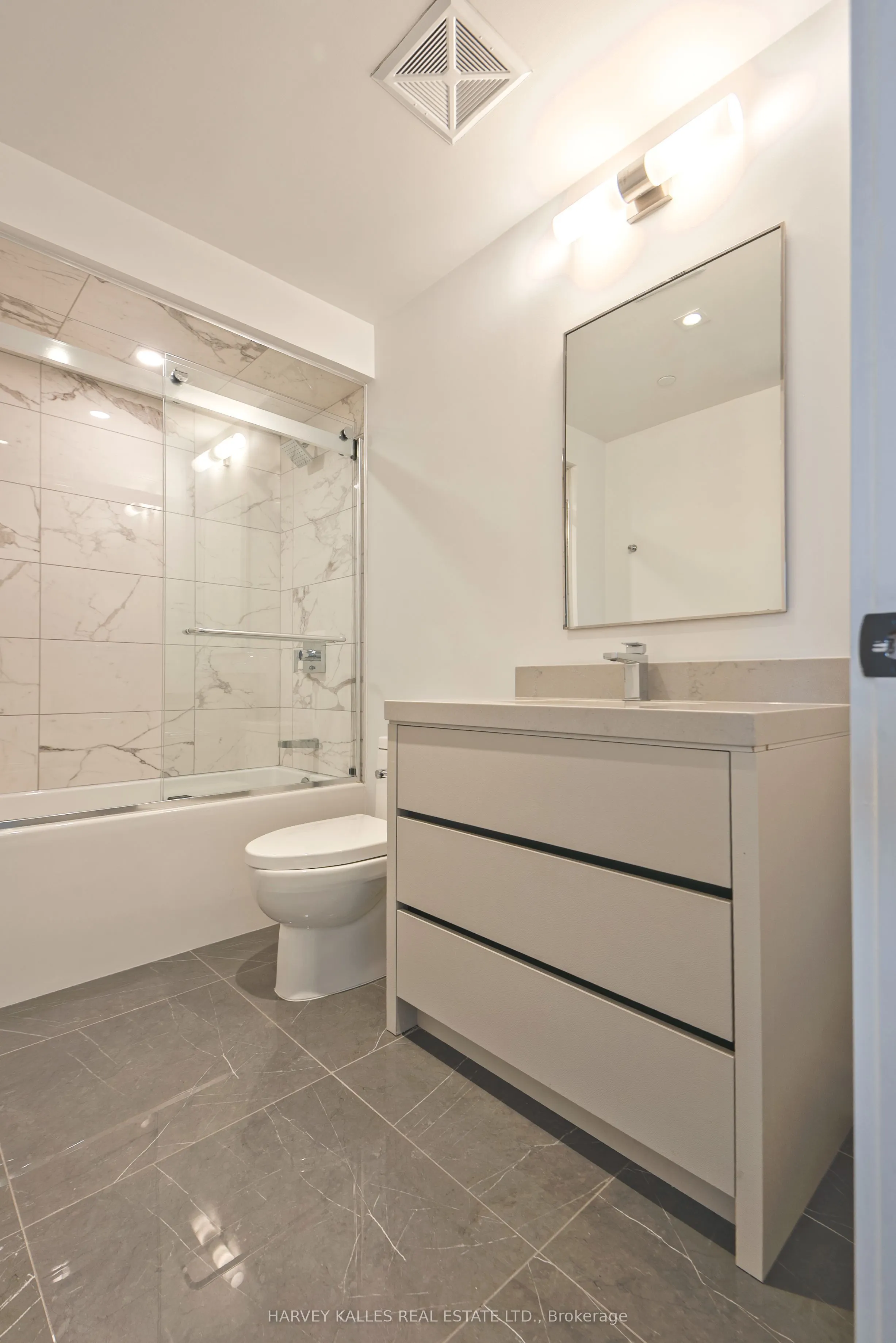 215 Lonsdale Road #1508