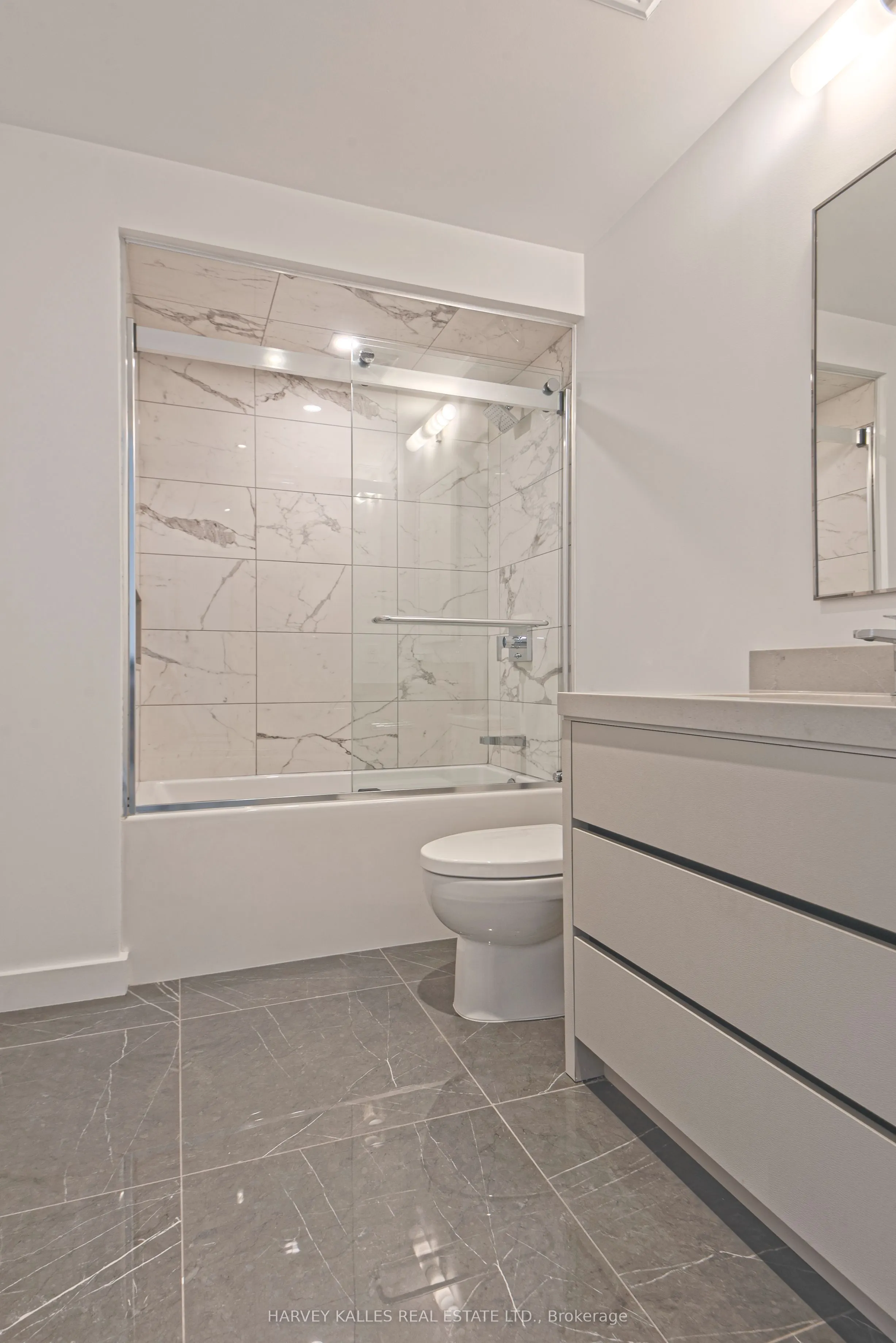 215 Lonsdale Road #1508