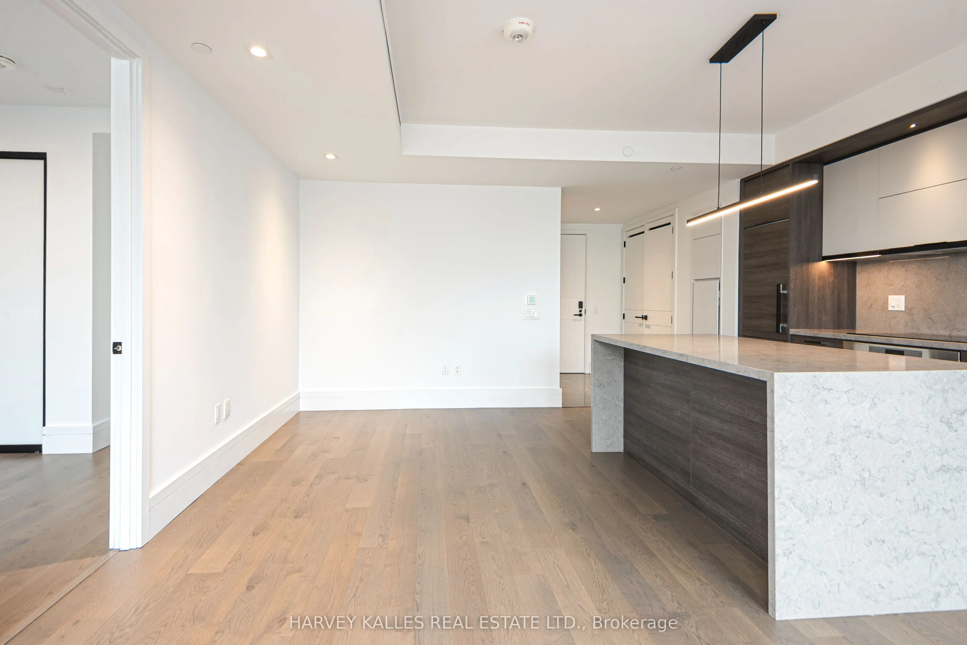 215 Lonsdale Road #1508