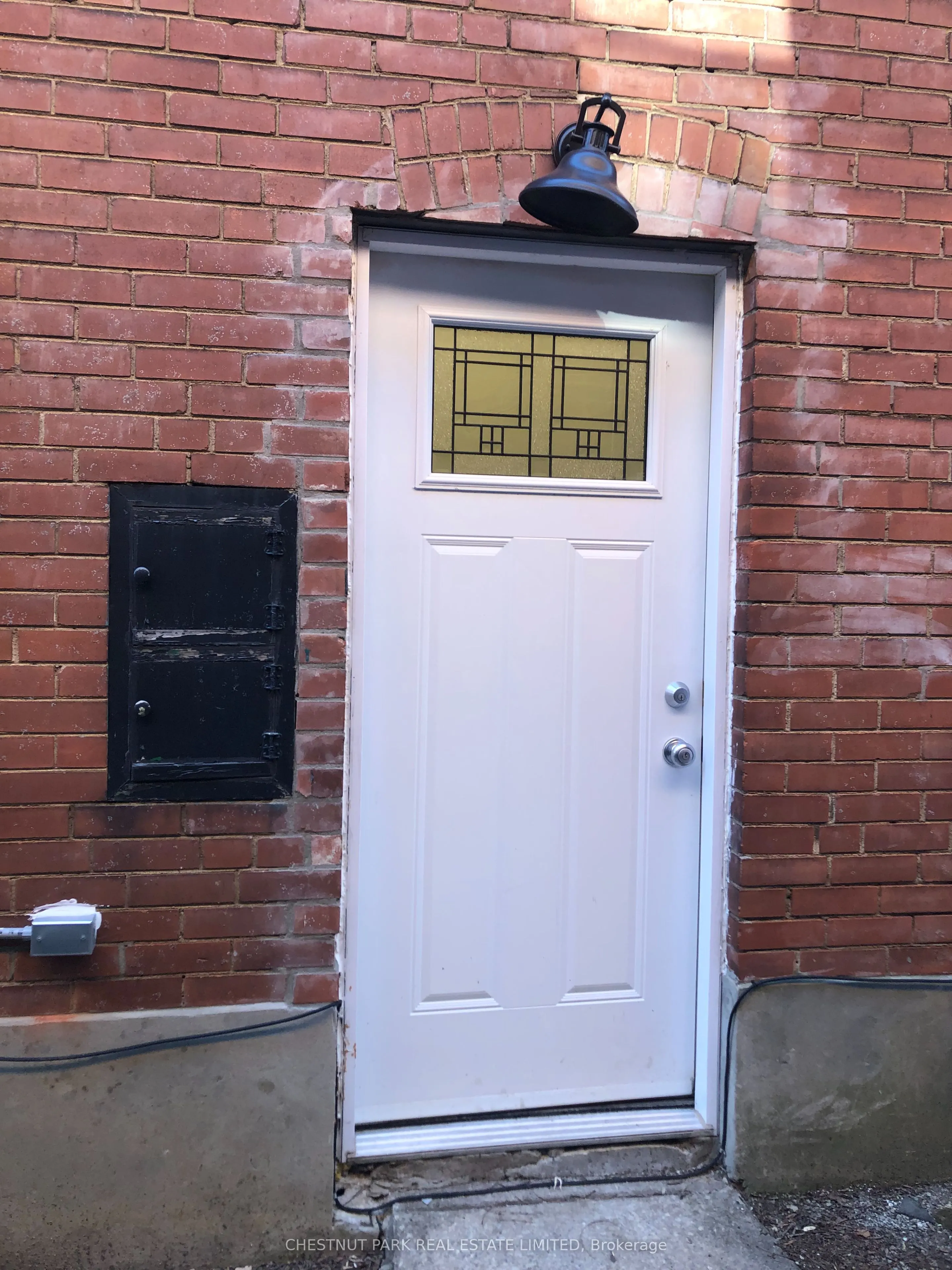 26 Strathgowan Avenue #Lower