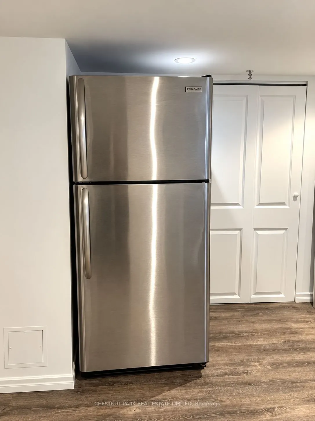 26 Strathgowan Avenue #Lower