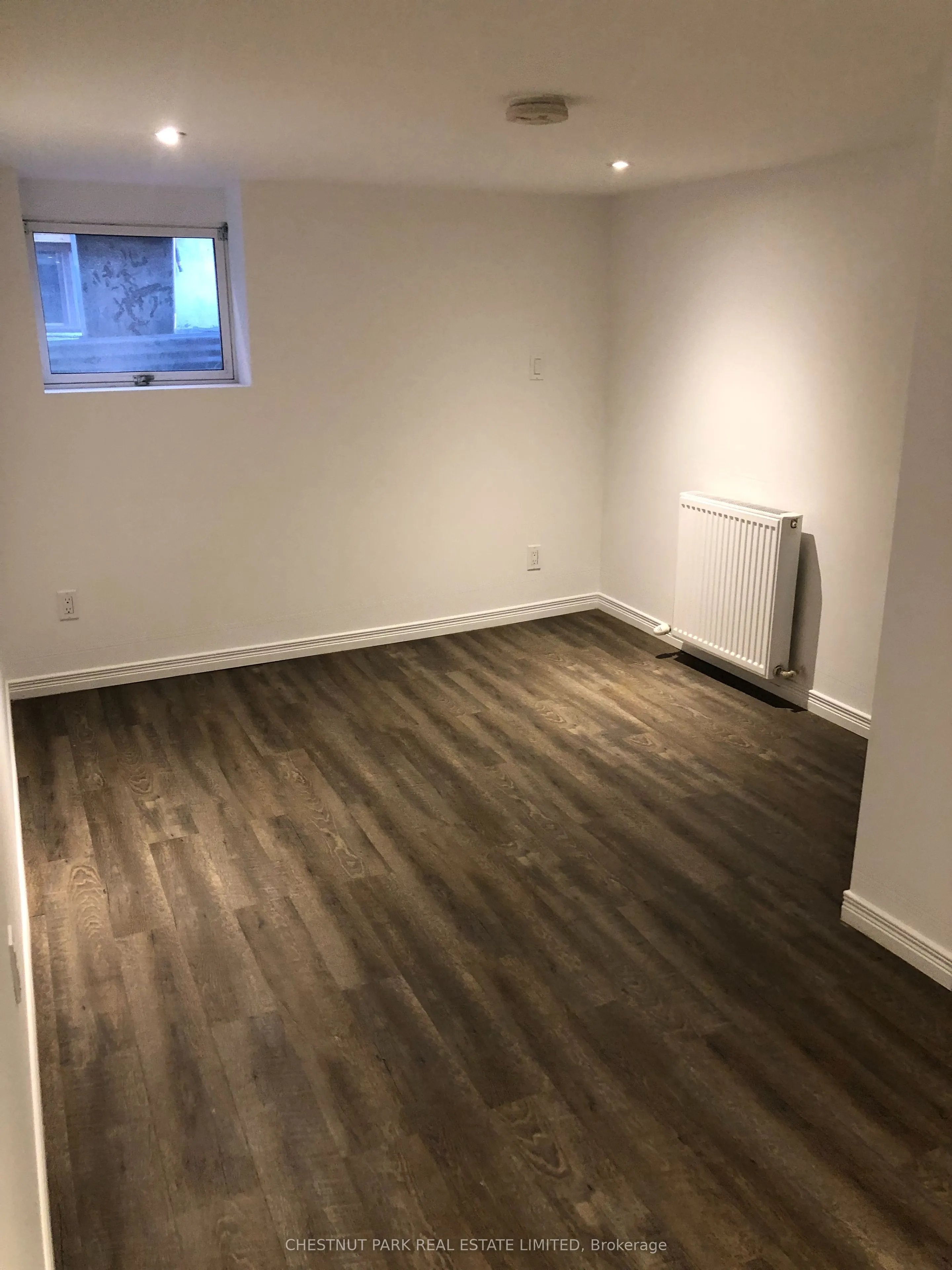 26 Strathgowan Avenue #Lower