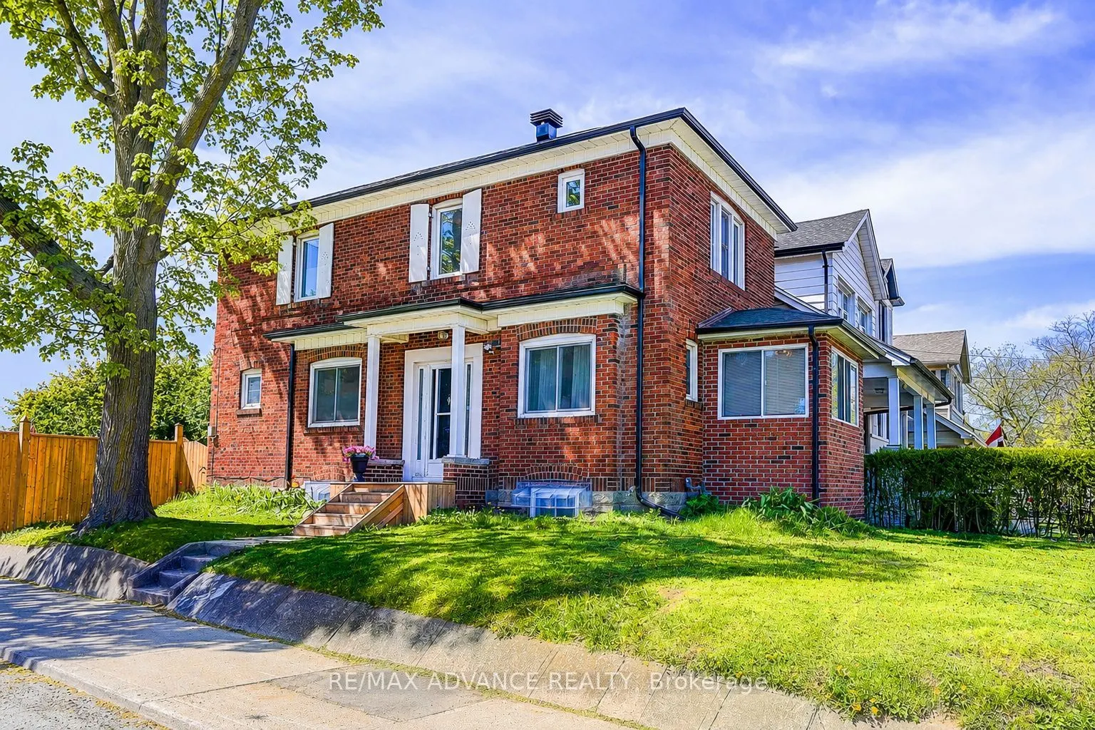 33 Castlefield Avenue