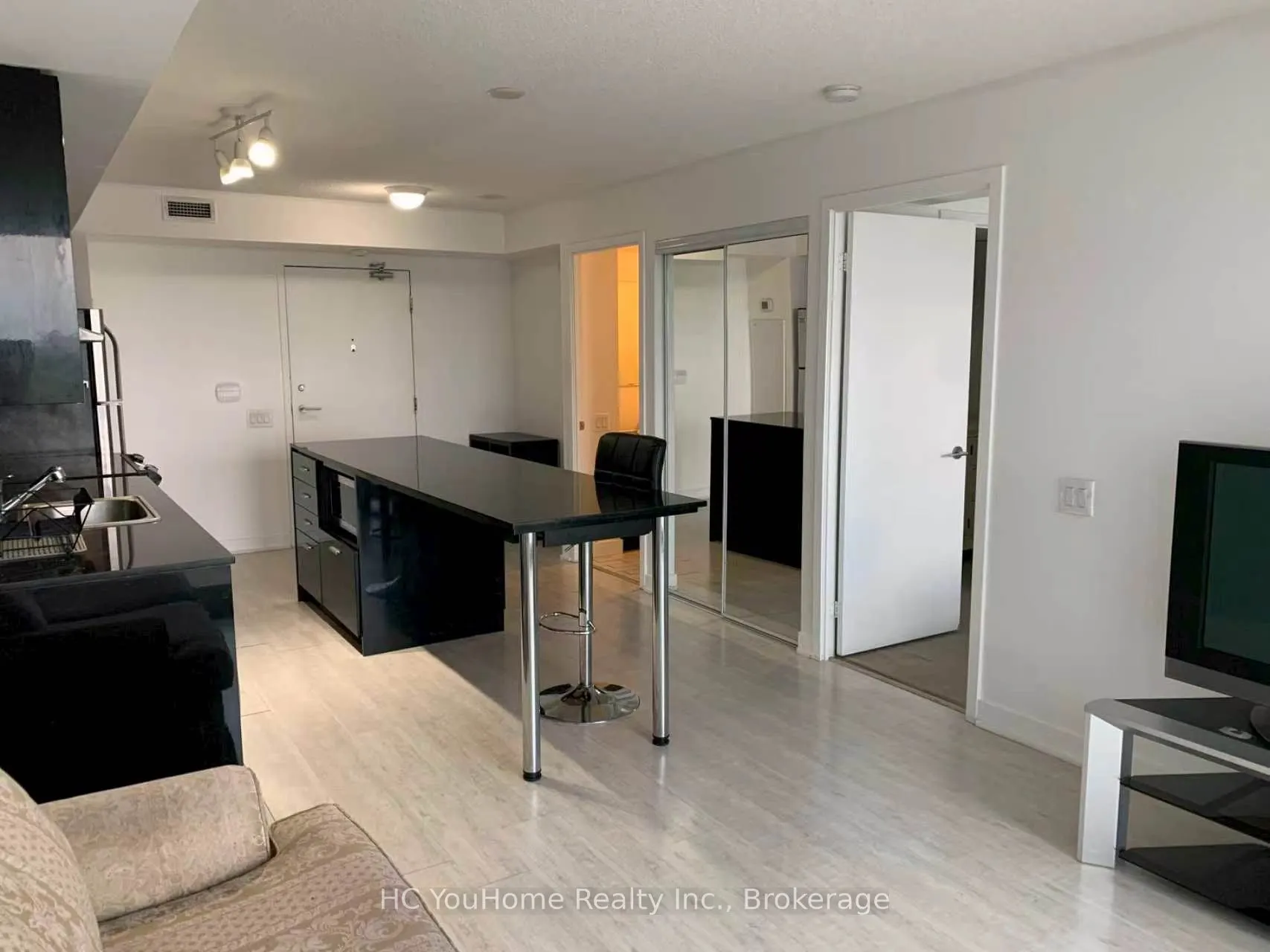 19 Singer Court #1225