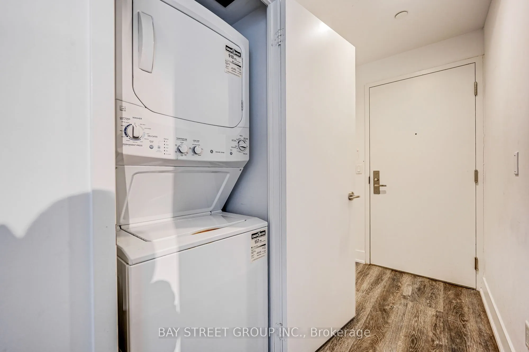 75 St Nicholas Street #609