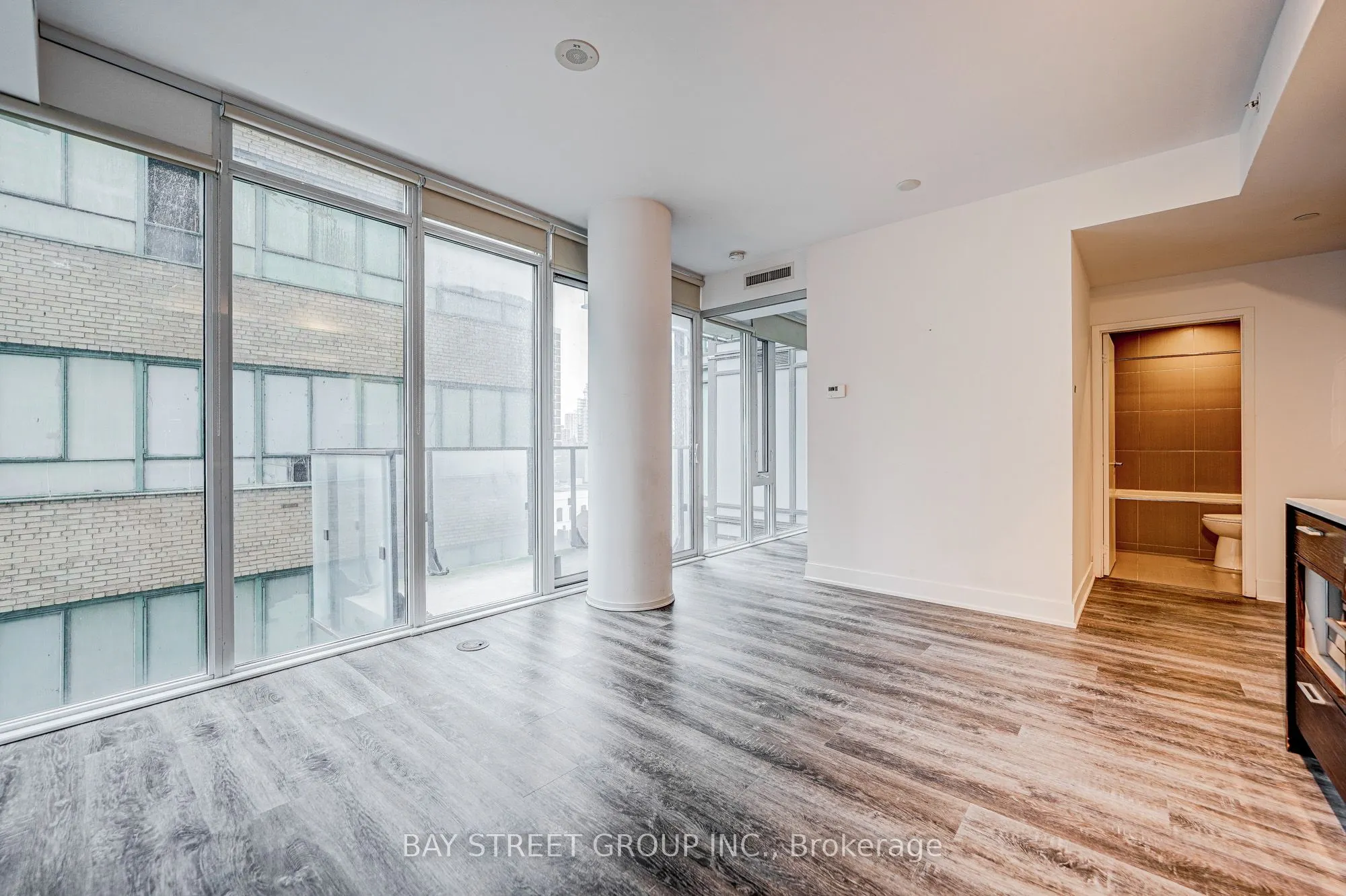 75 St Nicholas Street #609