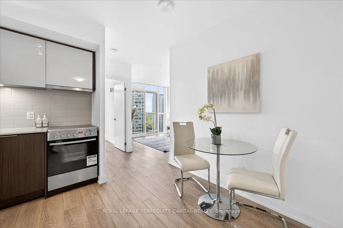 159 Wellesley Street E #3002