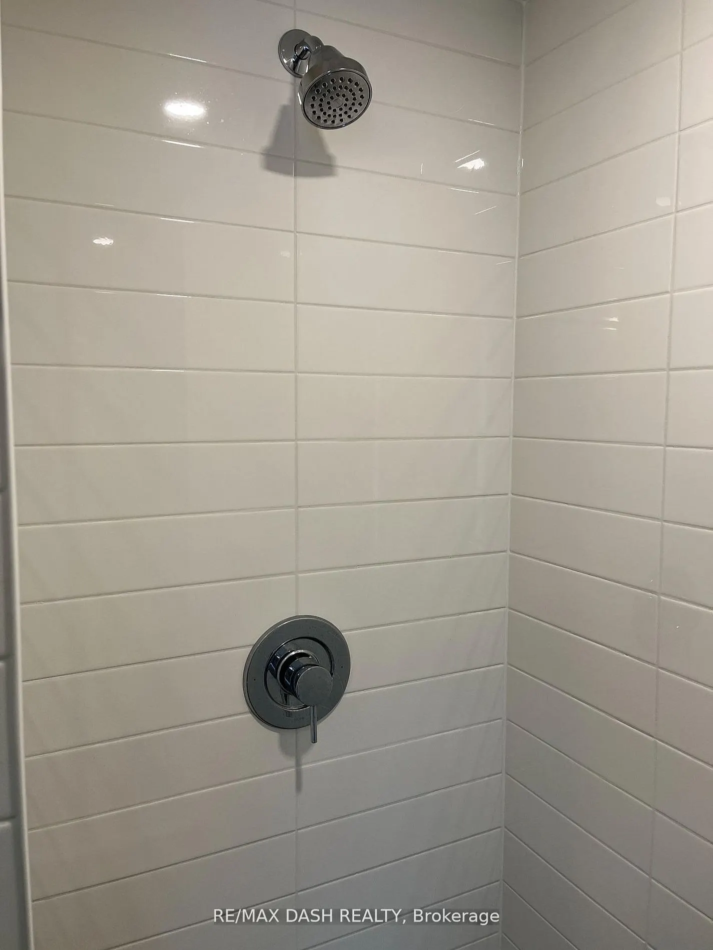 27 Bathurst Street #806W
