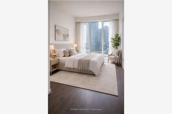27 Bathurst Street #806W