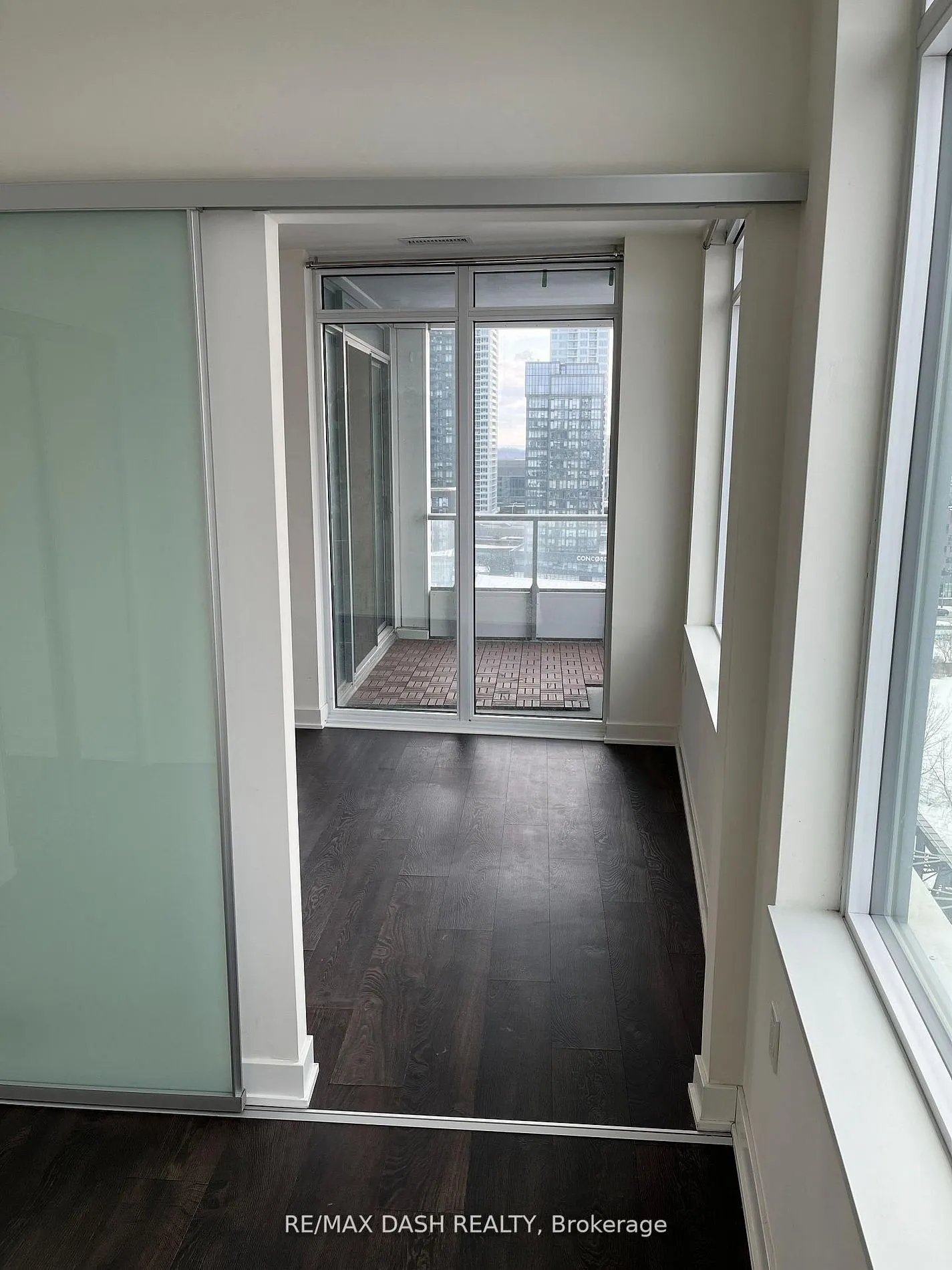 27 Bathurst Street #806W