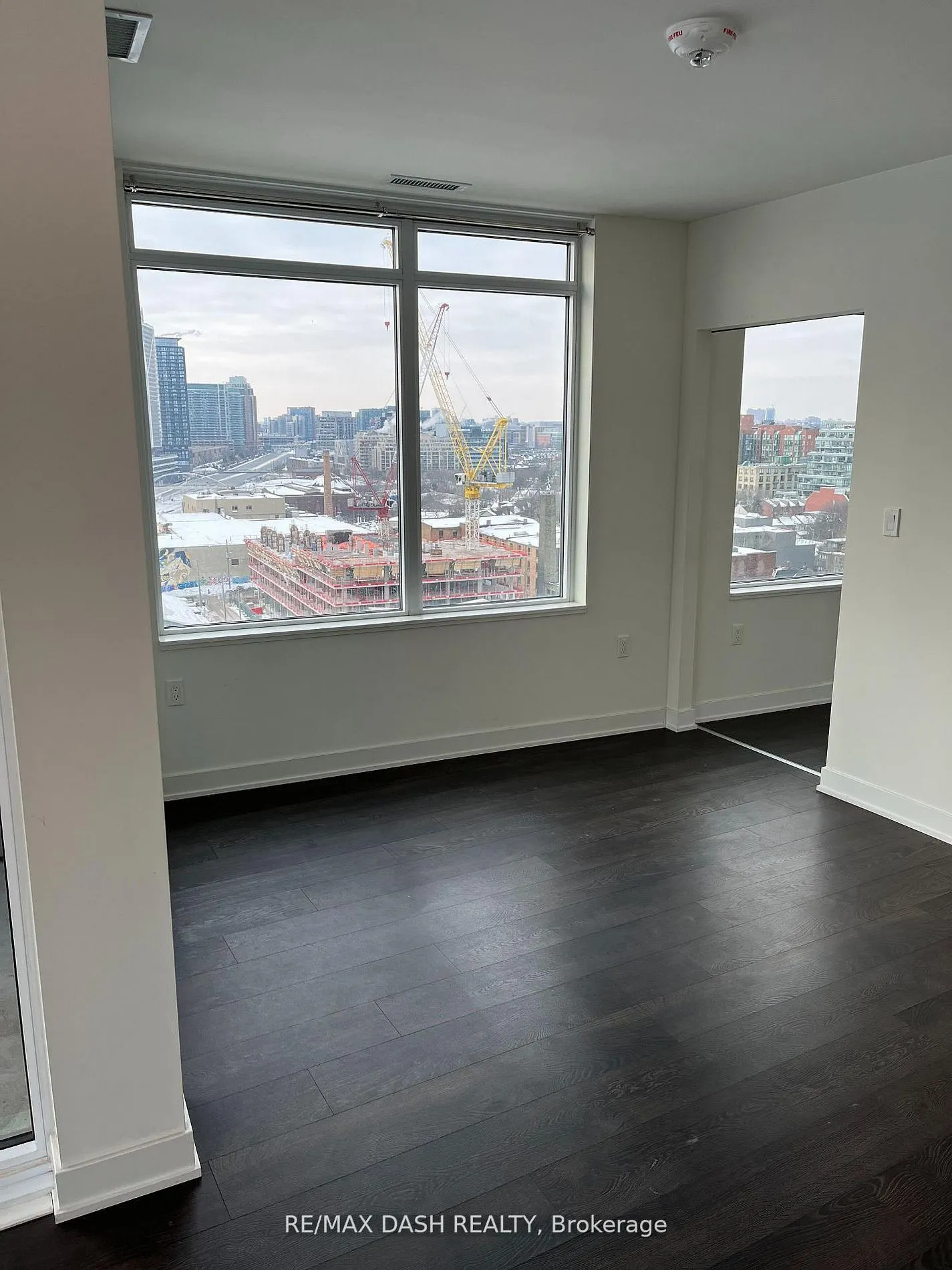 27 Bathurst Street #806W