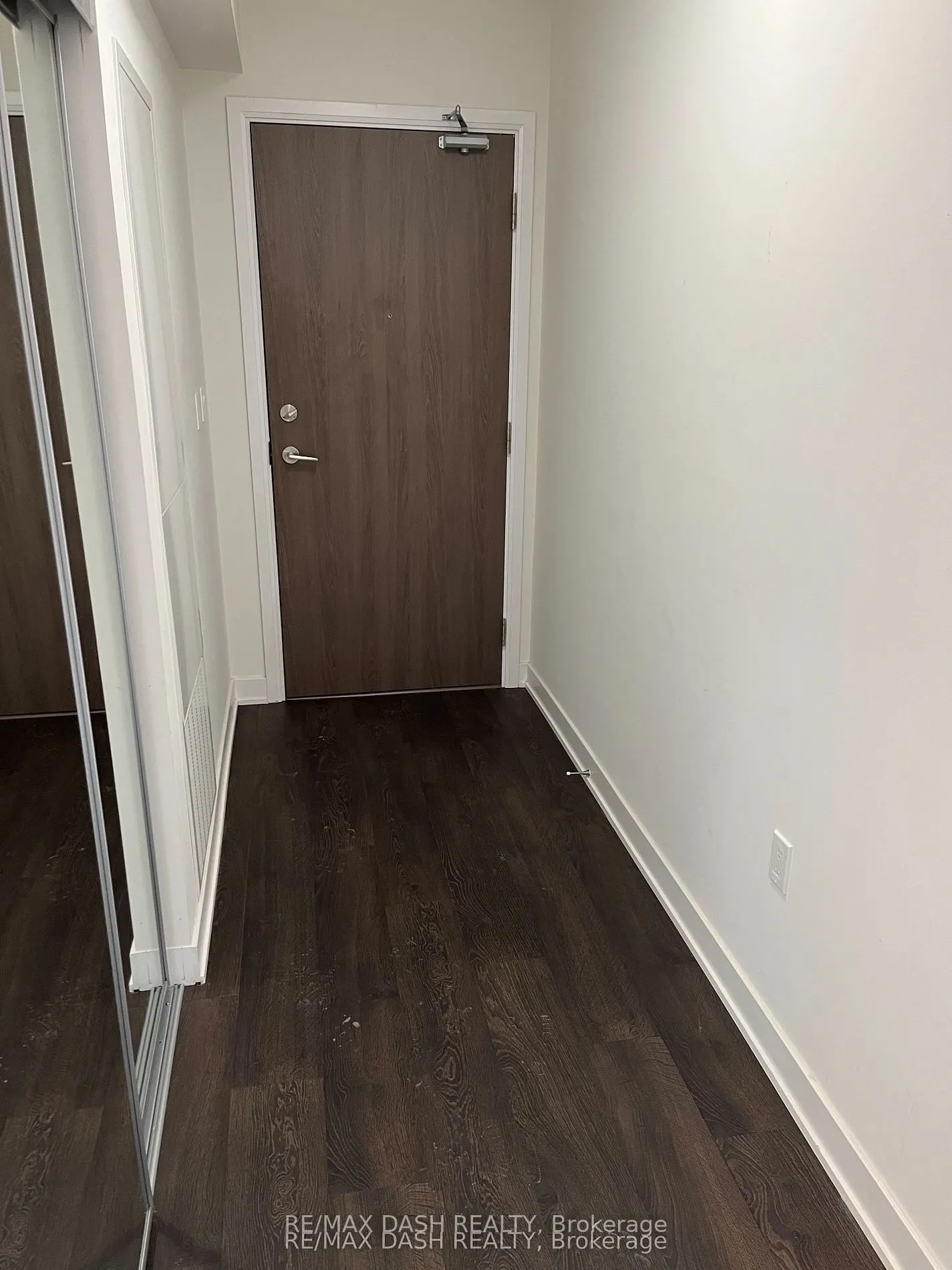27 Bathurst Street #806W