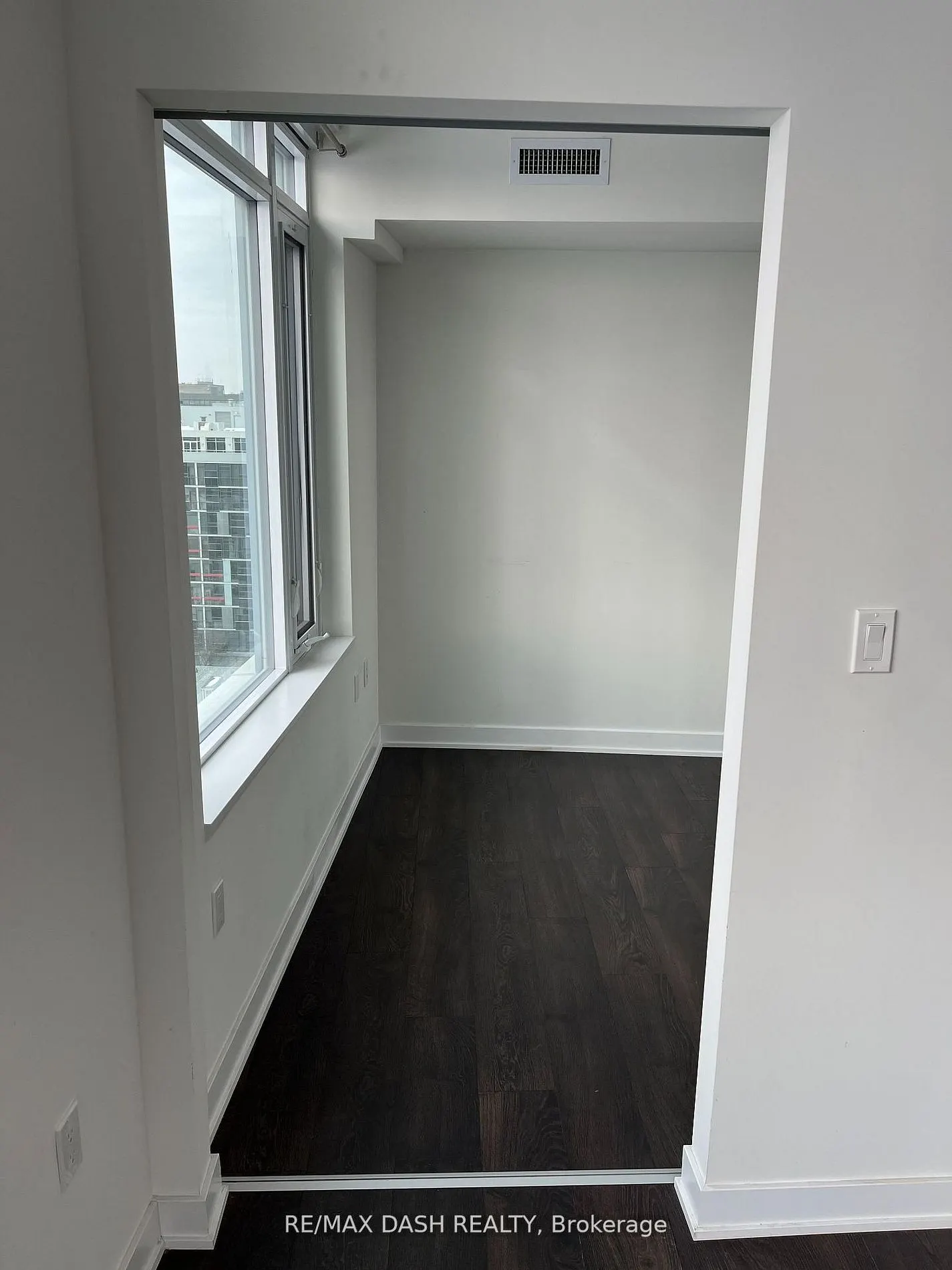 27 Bathurst Street #806W