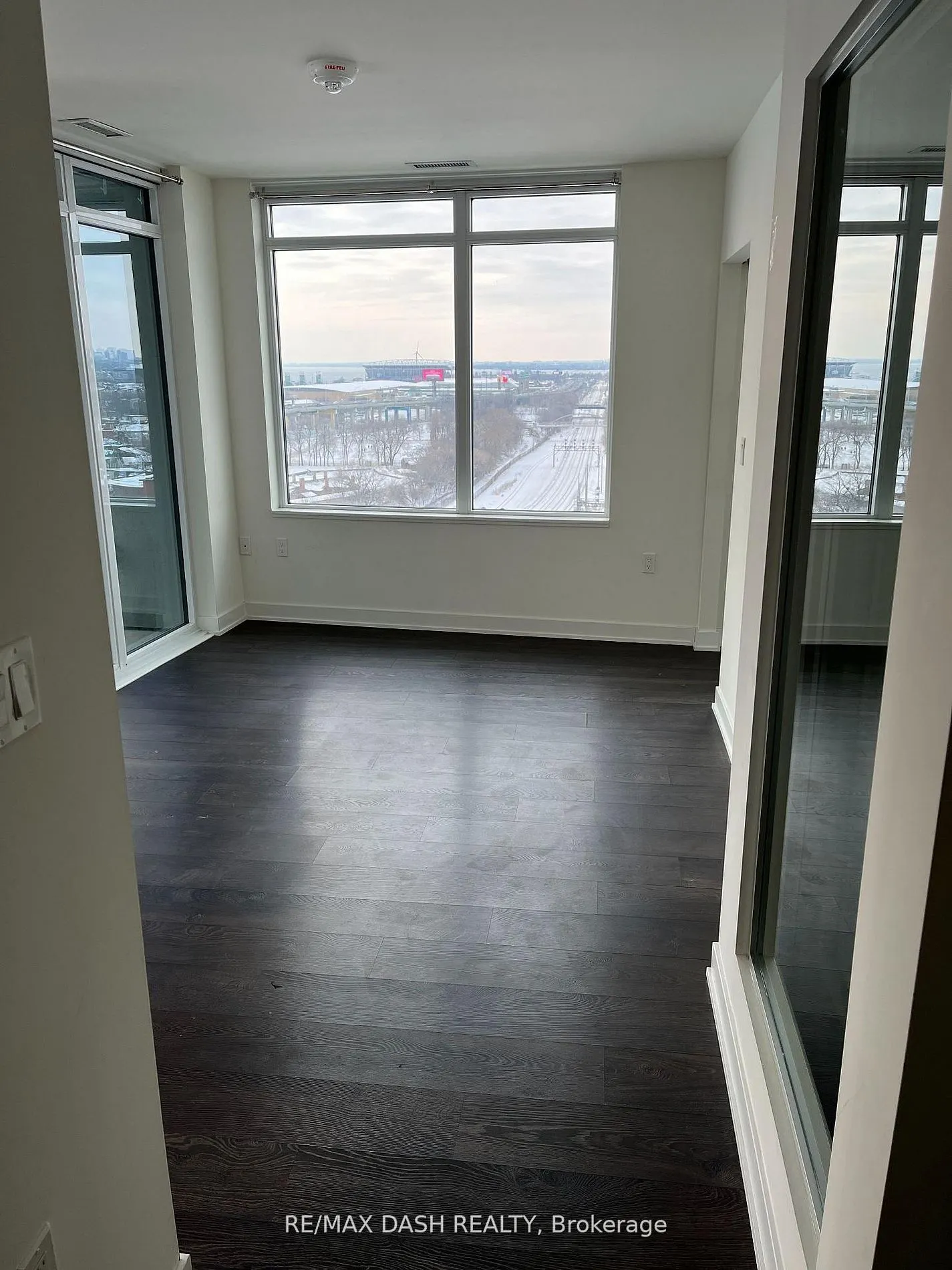 27 Bathurst Street #806W