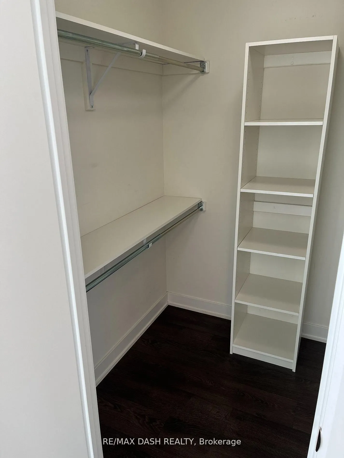 27 Bathurst Street #806W