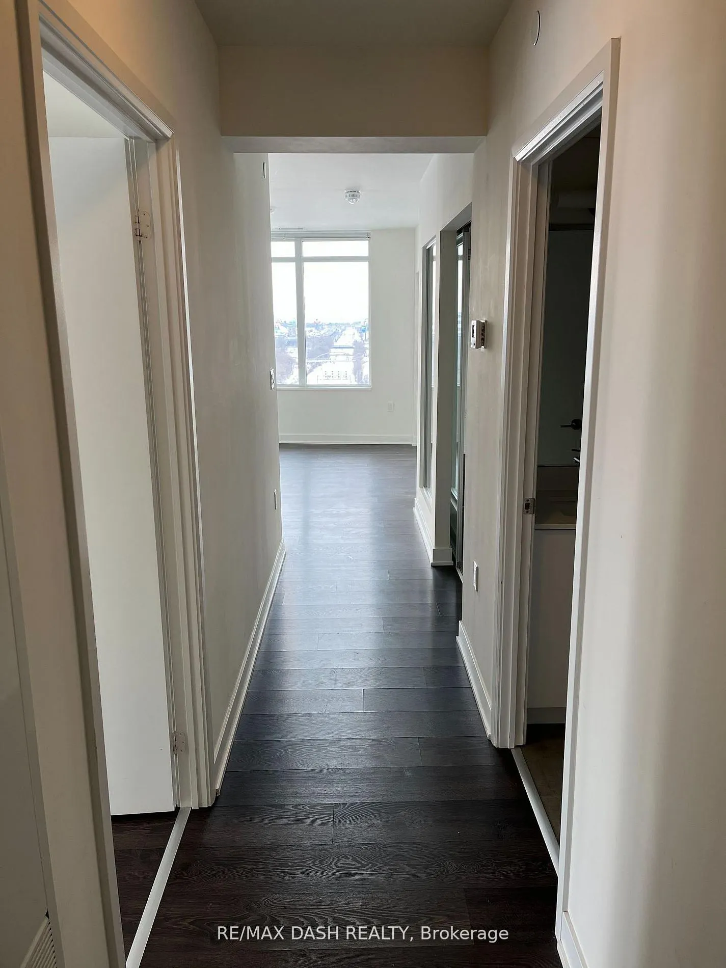 27 Bathurst Street #806W