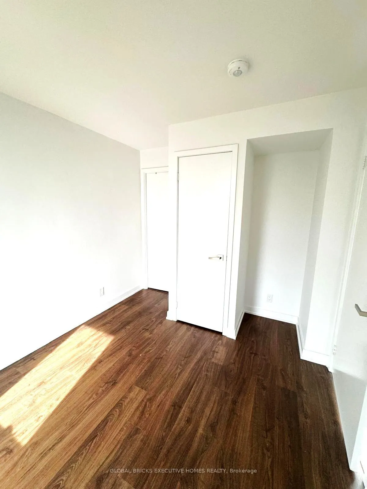 30 Tretti Way #1305