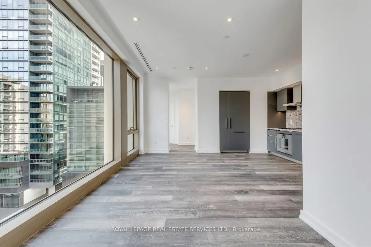 1315 Bay Street #806