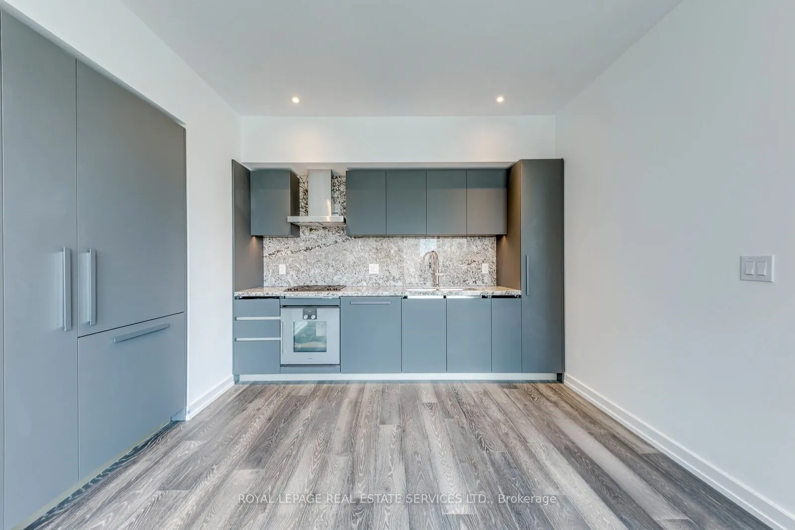 1315 Bay Street #806