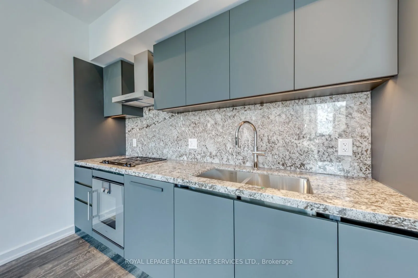 1315 Bay Street #806