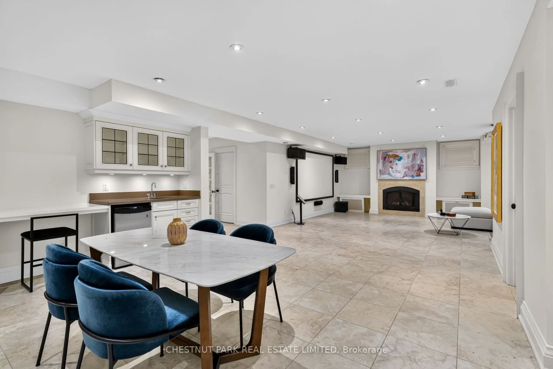 179 Yonge Boulevard