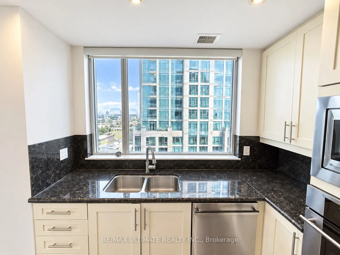 761 Bay Street #4212