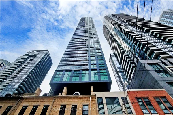 327 King Street W #4105