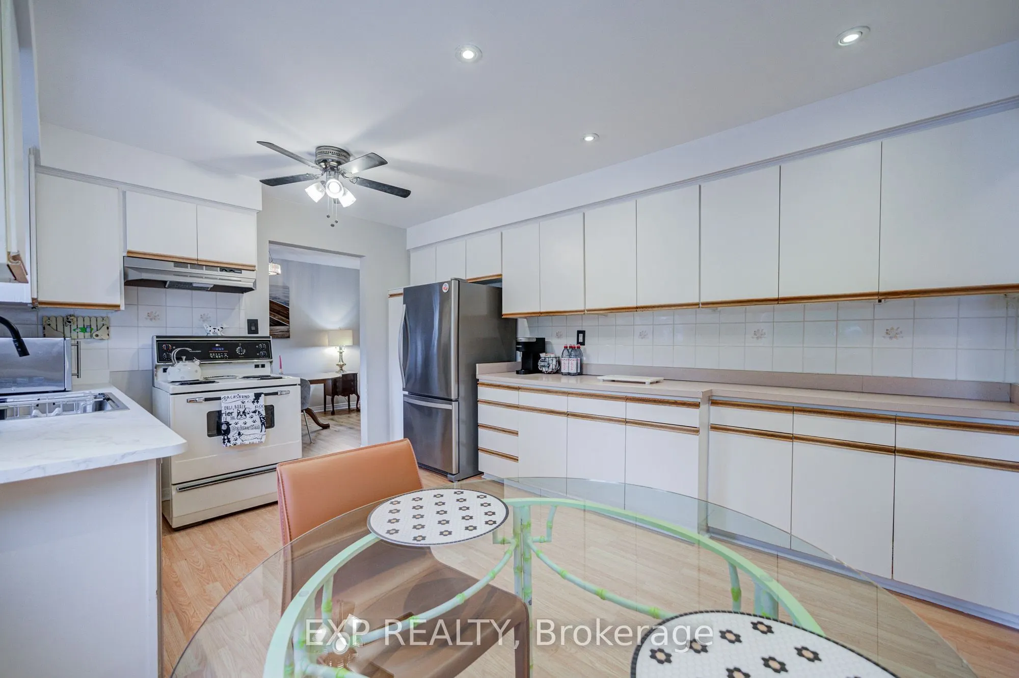 17 Rustywood Drive